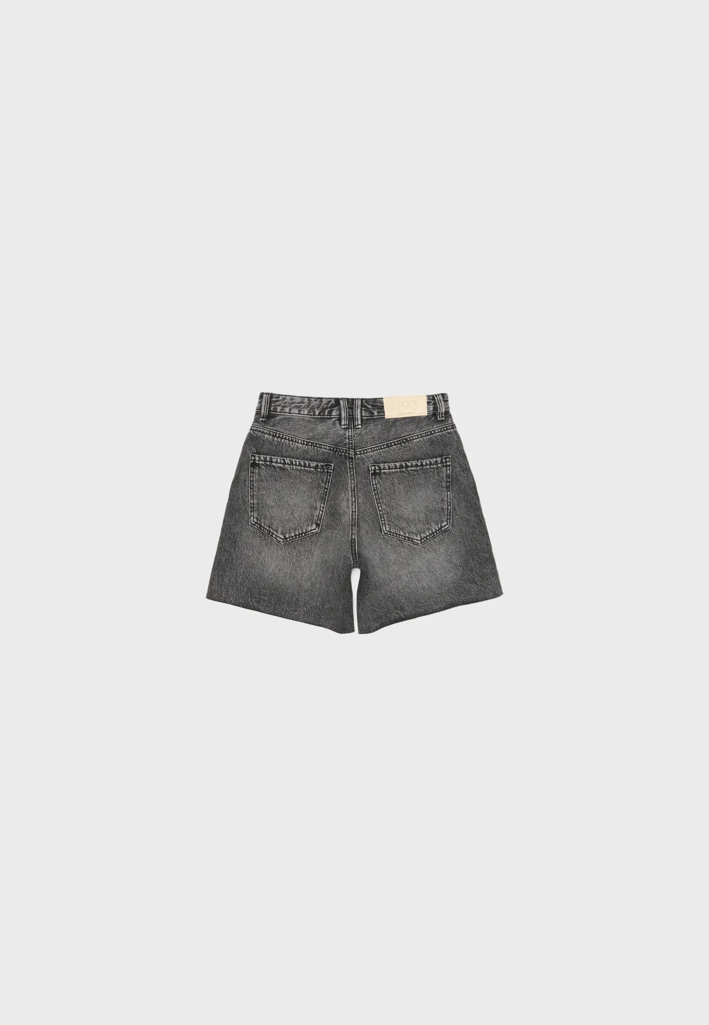 D93 Longline shorts | Stradivarius (UK)