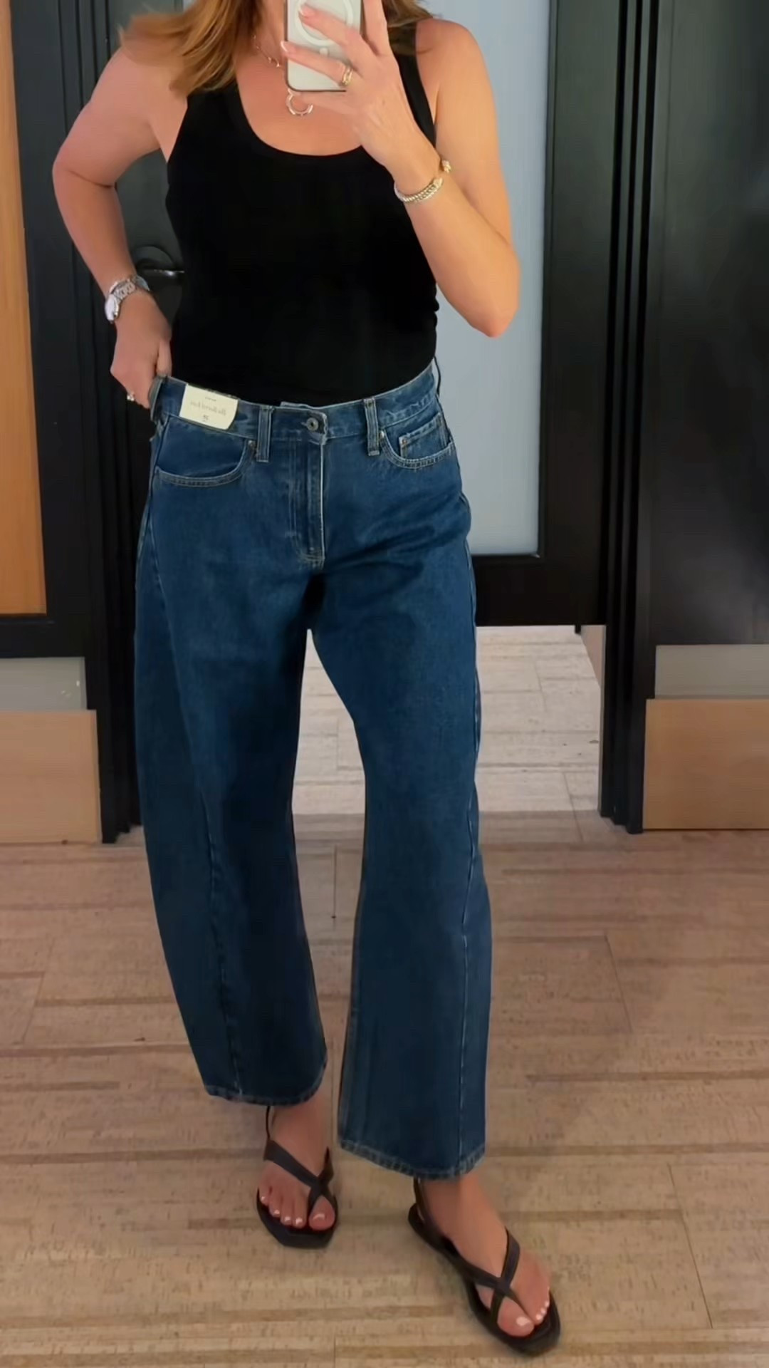 Abercrombie Jeans
Size 28 Long