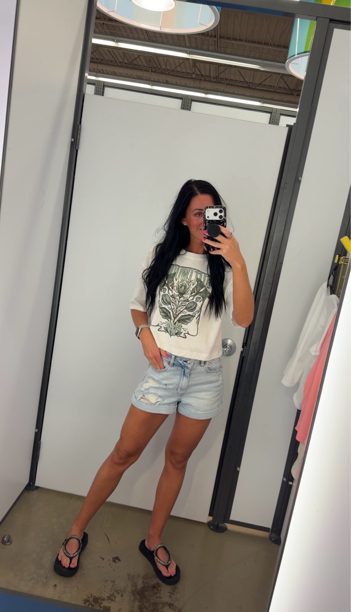 Cute boxy graphic tee - size XS

#LTKootd #LTKgrwm #LTKPetite