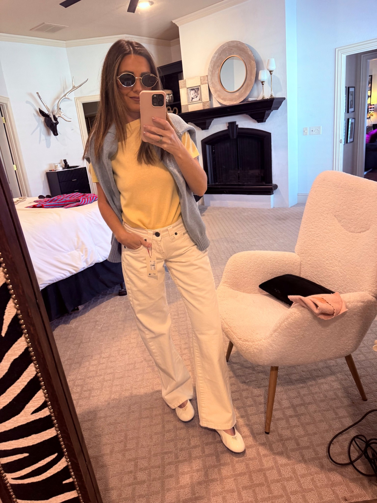 🩵💛🩵💛

Sweater: small
Jeans: 25

Baggy denim
Baggy white denim
Aritzia
Aritzia cashmere
Ralph Lauren
Yellow sweater 
Prada flats
White flats 
Preppy


#LTKdayinmylife #LTKOver40 #LTKPetite