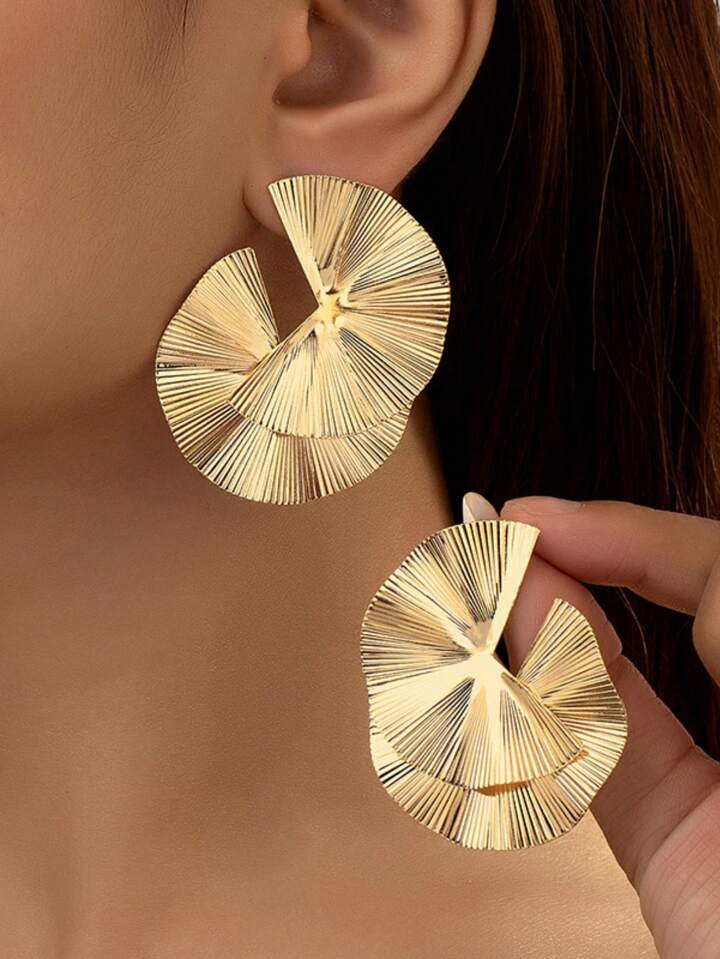 1 Pair Fashionable Geometric Design Asymmetric Metal Stud Earrings | SHEIN