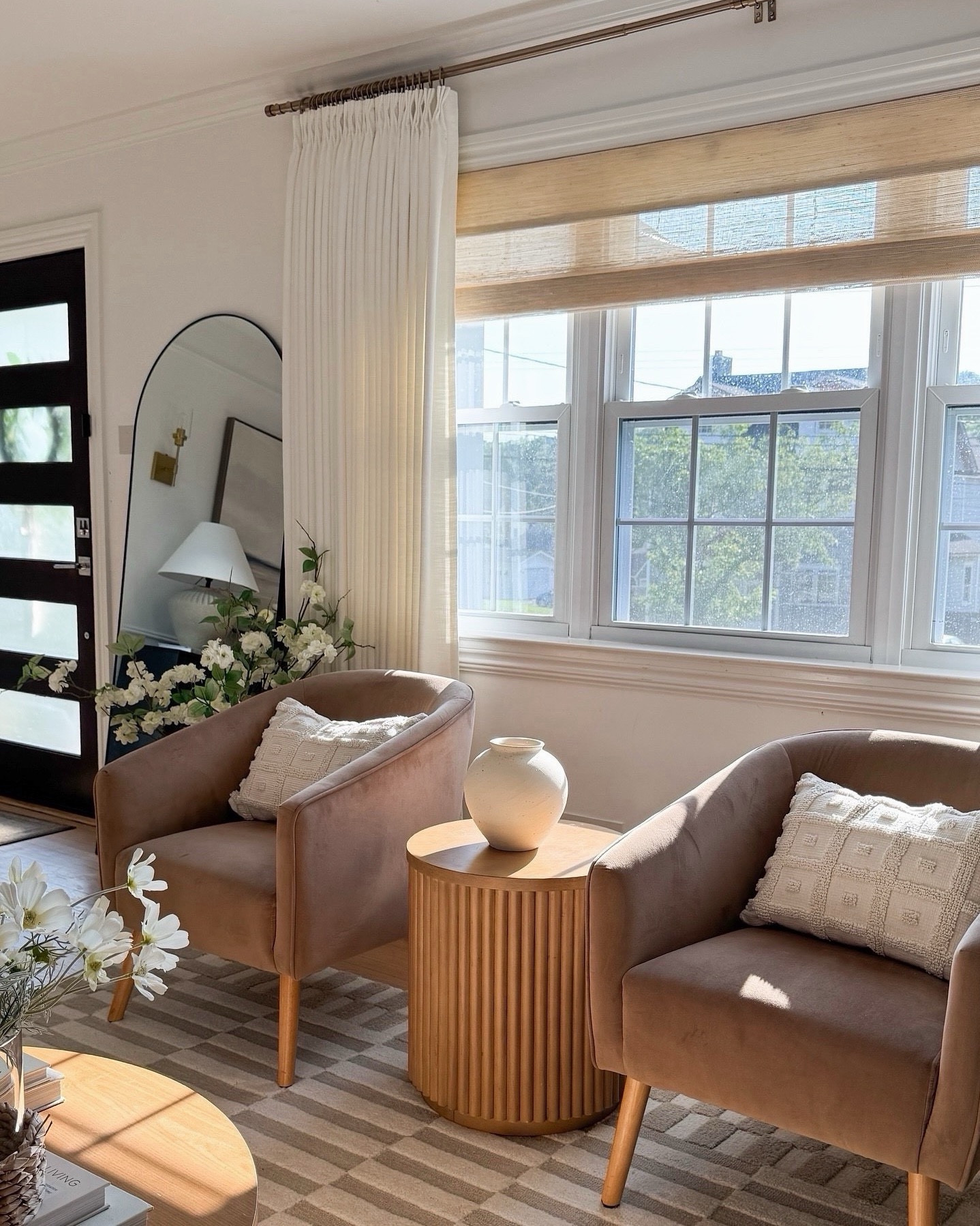 One of my most asked questions lately: where are my woven Roman shades from? 🤎

While my exact ones have been discontinued , I’ve found very similar options that give the same timeless texture and look. 👀 

#LTKHome #WovenShades #WindowTreatmentStyle #NeutralDecor #ModernOrganicHome

#LTKStyleTip #LTKHome #LTKSaleAlert