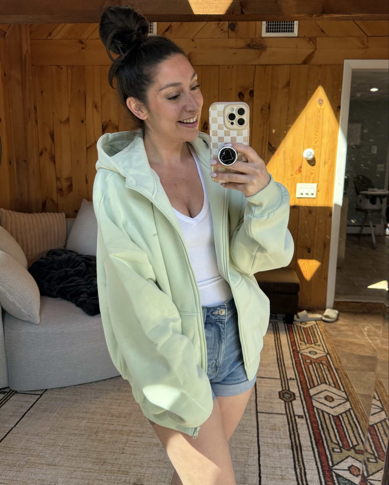 Mint in Comfrts Pastel Zip collection. Obsessed!!!! Wearing a size small 🥰