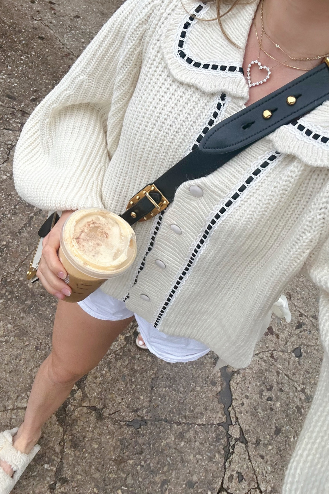 it’s fall yall🖤

sweater size small
birkenstocks size 38, tts