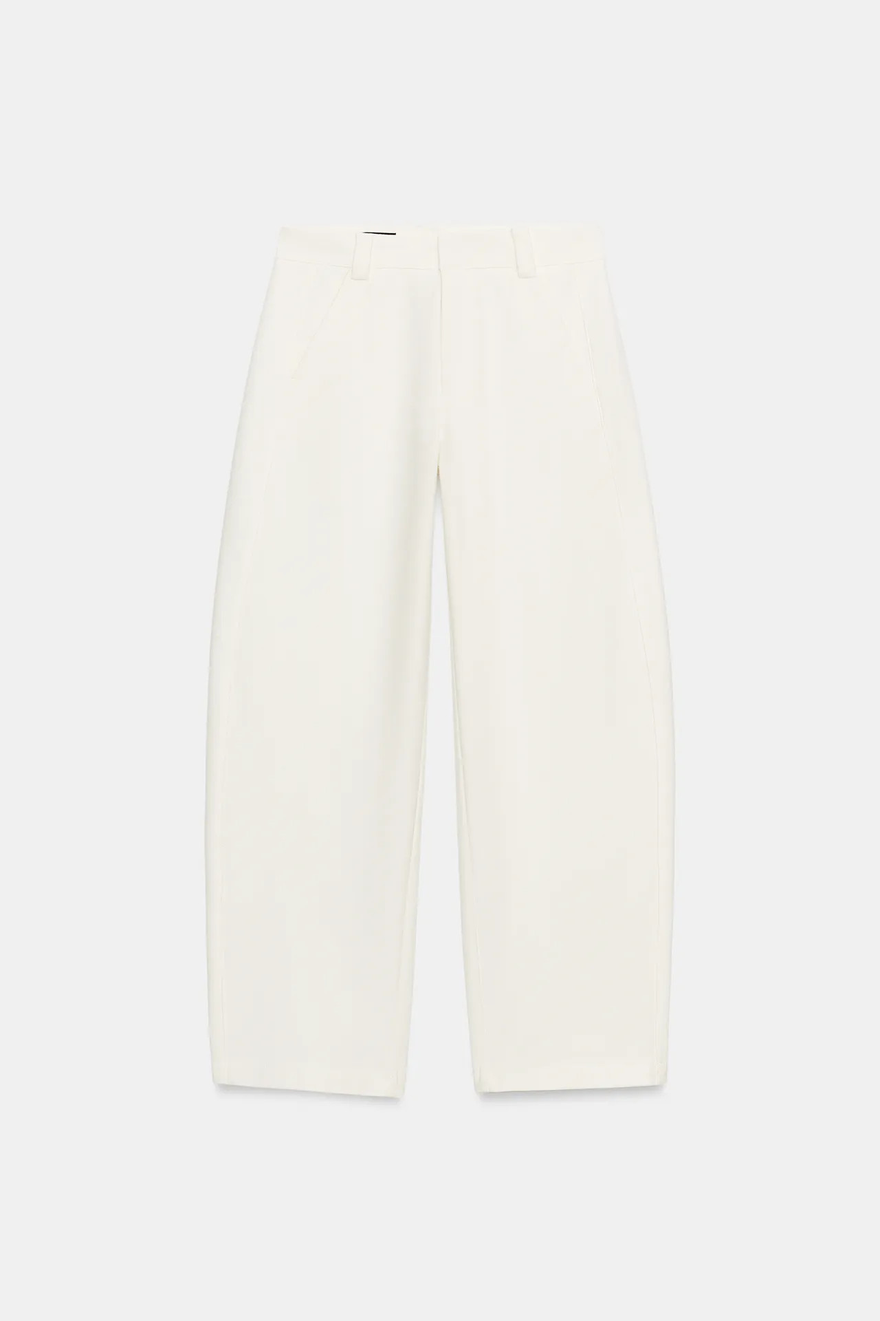 Hose mit mittelhohem Bund, Vordertaschen und aufgesetzten Ges\u00e4\u00dftaschen. Locker geschnit... | Zara DE