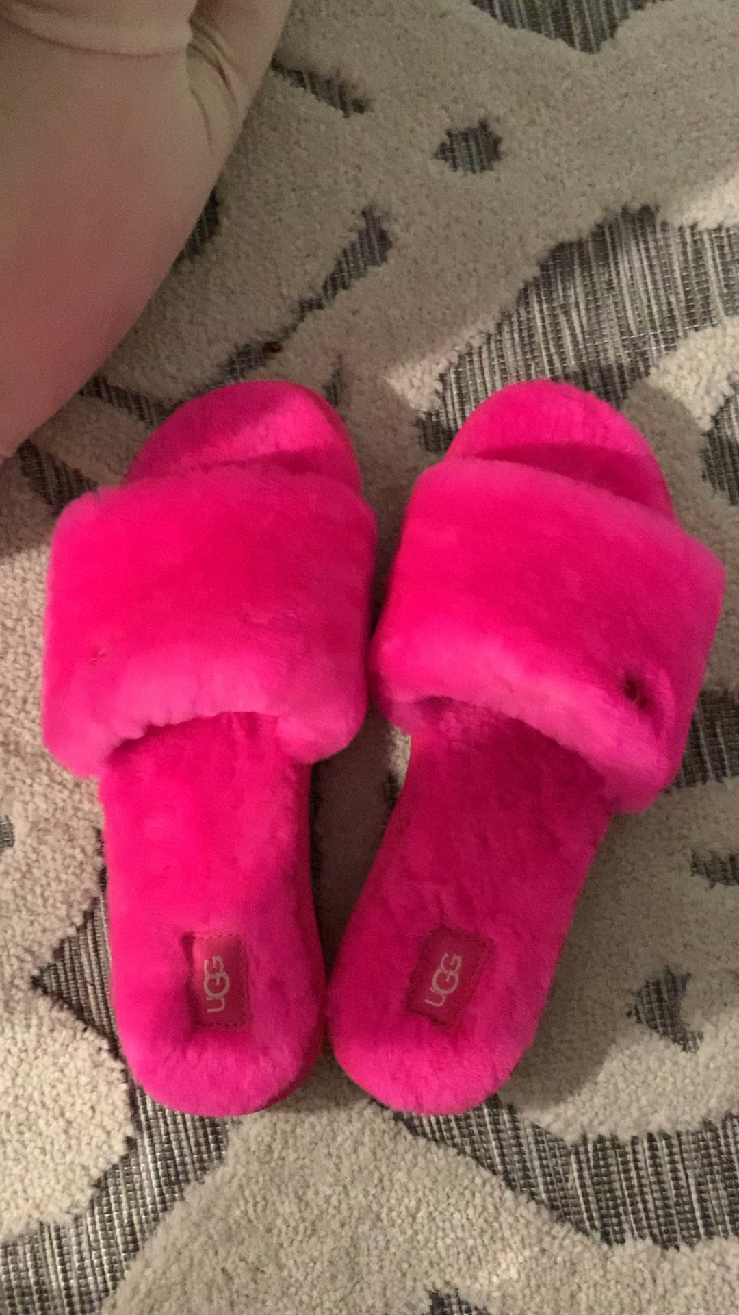 UGG `cozetta Curly` Slippers in Pink