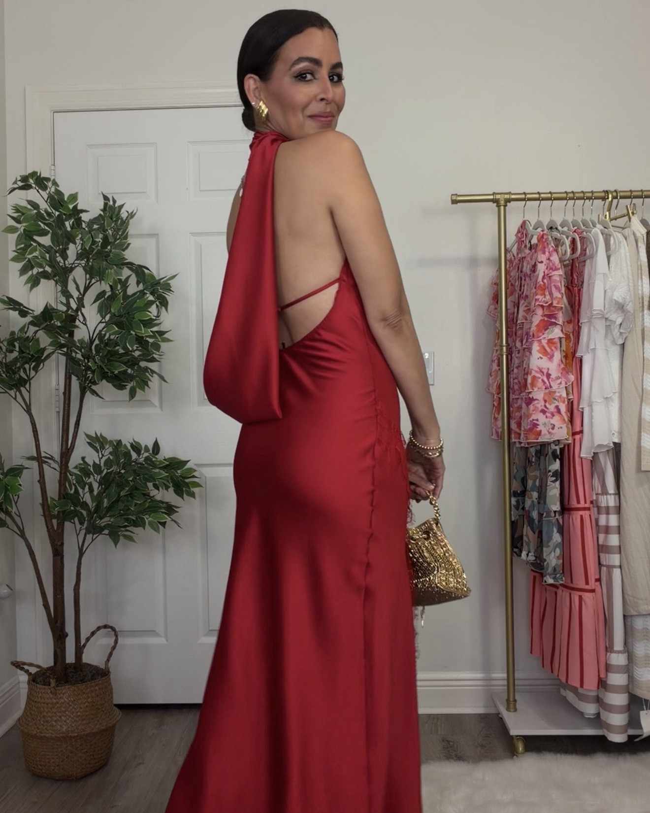 💋All sizing and details ⬇️
I size up to a 28 in the jeans, for a roomier fit. Size s in all tops and dress.
Size S in pants.
Lipstick is hush hush 320


#LTKWedding #LTKSeasonal #LTKNYFW