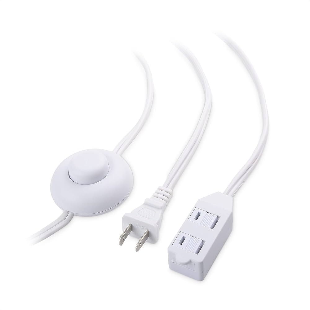 Cable Matters 3 Outlet Christmas Tree Extension Cord with Foot Switch 10ft, (Extension Cord with ... | Amazon (US)