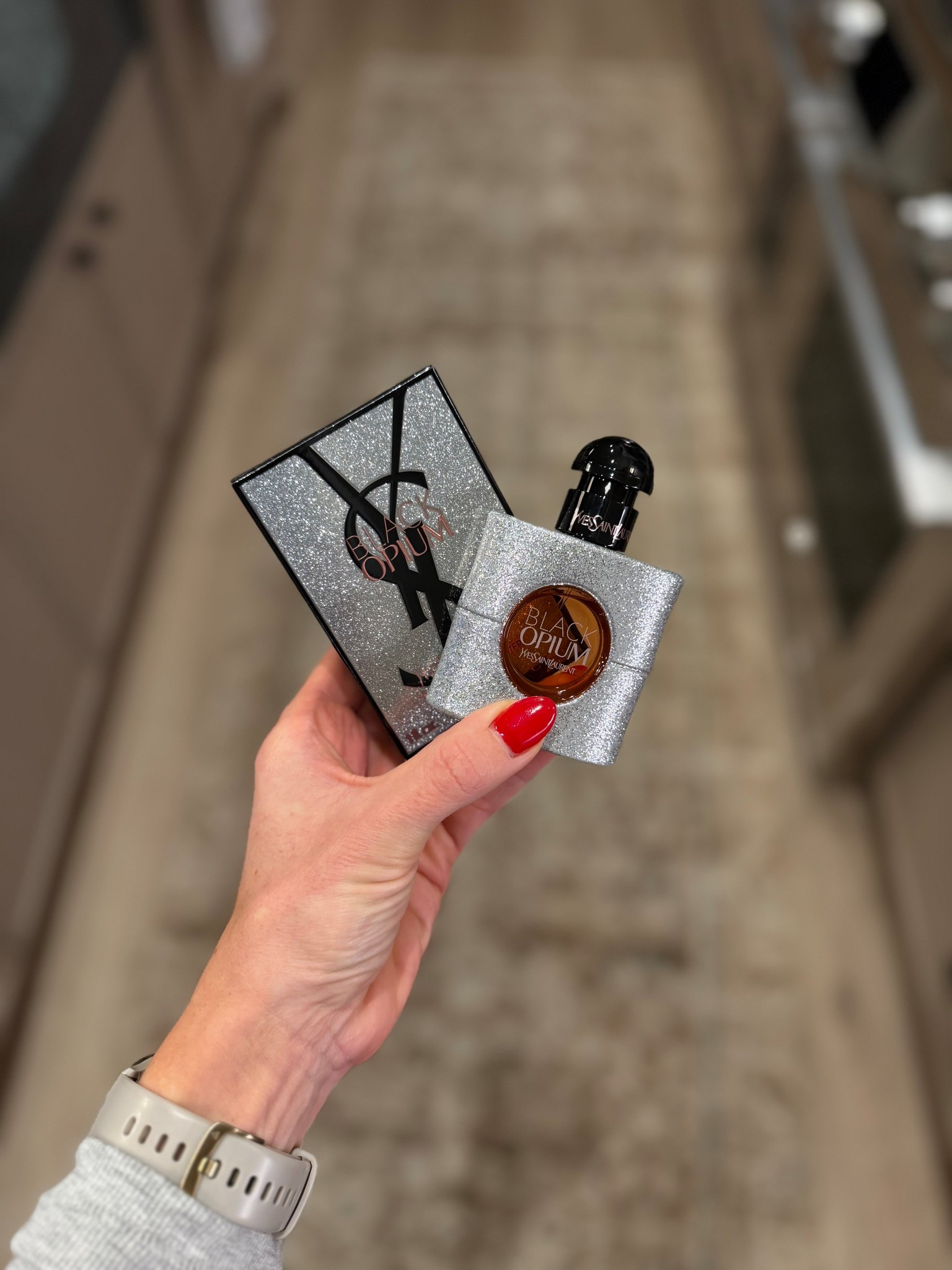 I don’t know who needs to hear this but Yves Saint Laurent Black Opium perfume is 50% off! Smells so yummy! Hints of marshmallow and coffee  

#LTKBeauty #LTKGiftGuide #LTKSaleAlert