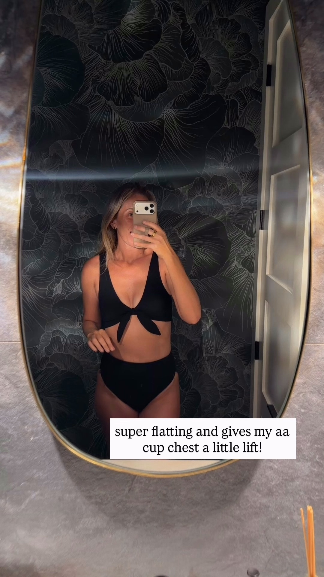 Super flattering swimsuitt

#LTKSeasonal #LTKSaleAlert #LTKmomlife