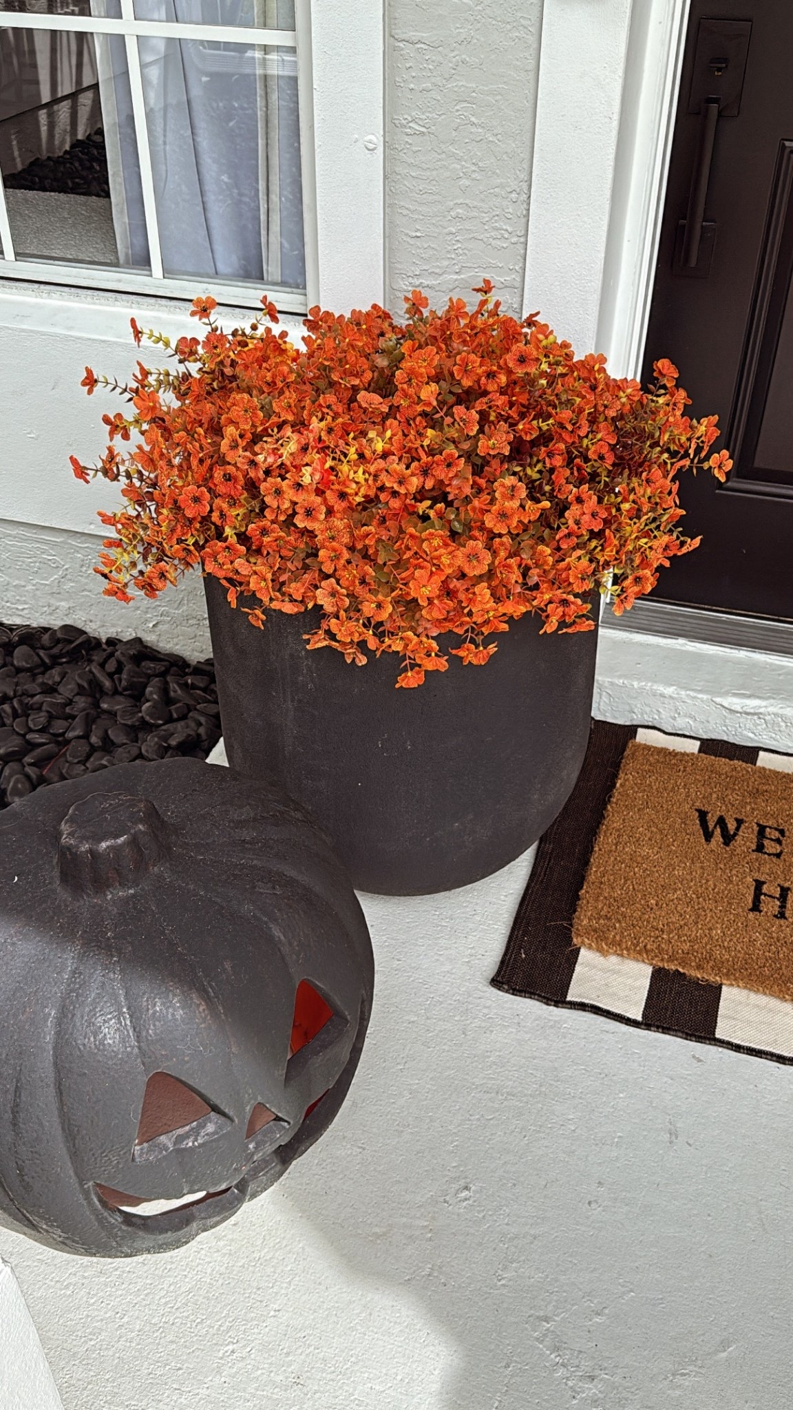 pumpkin: home depot, painted black
orange leaves: amazon
welcome mats: target
🎃🧡

#LTKSeasonal #LTKFindsUnder50 #LTKHome