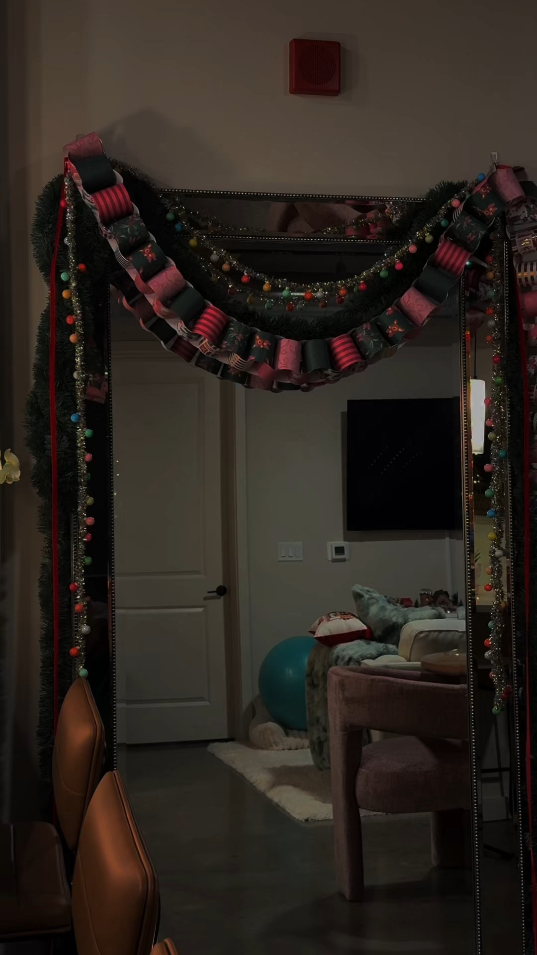 DIY PAPER GARLAND! 🎄✨🎀 

also, linked the other garland as well 🫶🏼 happy craftmas ♥️

paper garland. christmas decor. diy crafts 

#LTKHoliday #LTKFindsUnder100 #LTKSeasonal