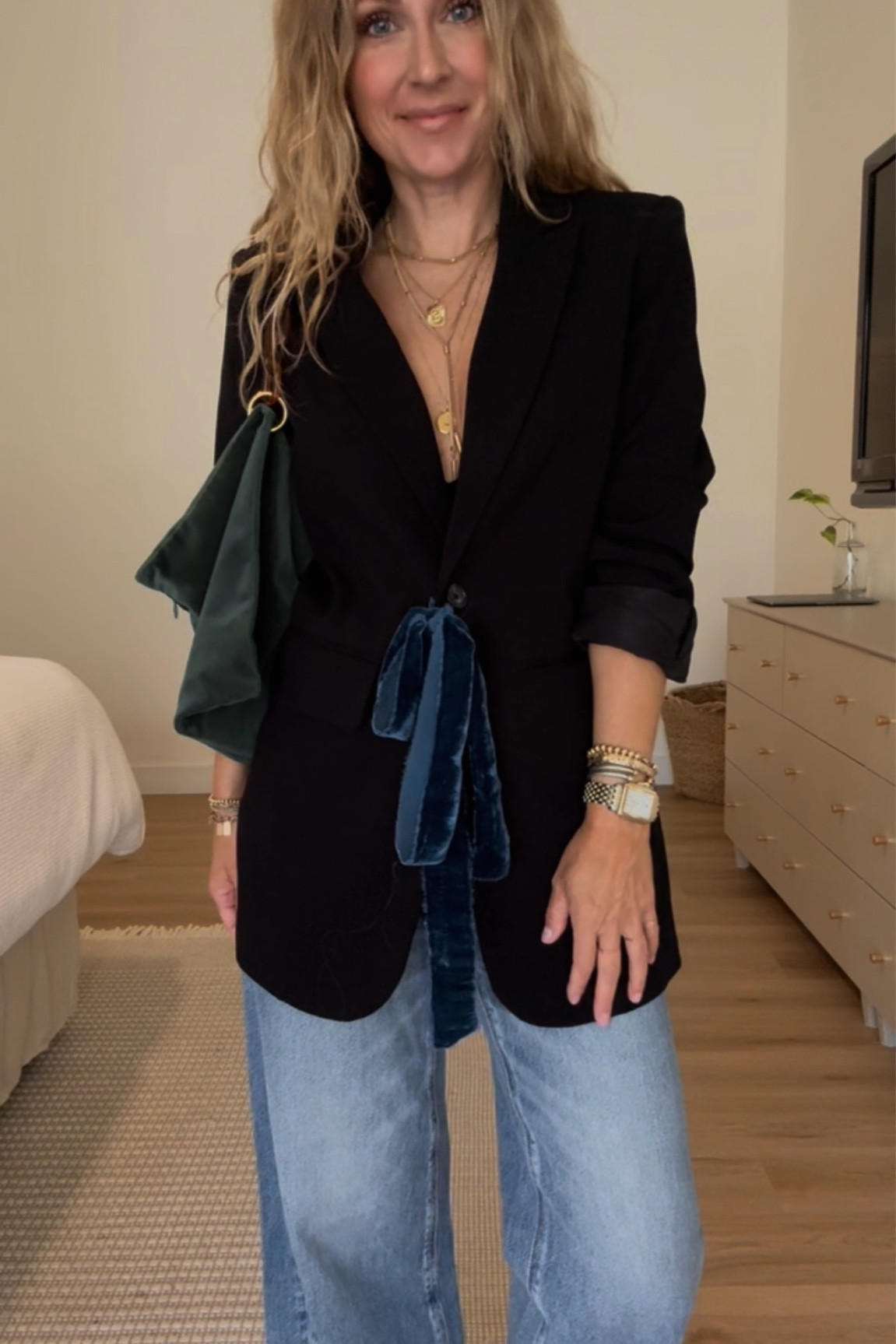 Wearing xs in blazer and 00 short in jeans! Size down 🫶🏼