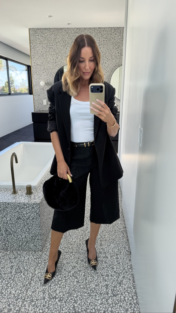 Bermuda shorts are here to stay. I absolutely love these ones from @Zara 

I’m wearing a size small.

#LTKaustralia #LTKstyletip #LTKFashionMonth