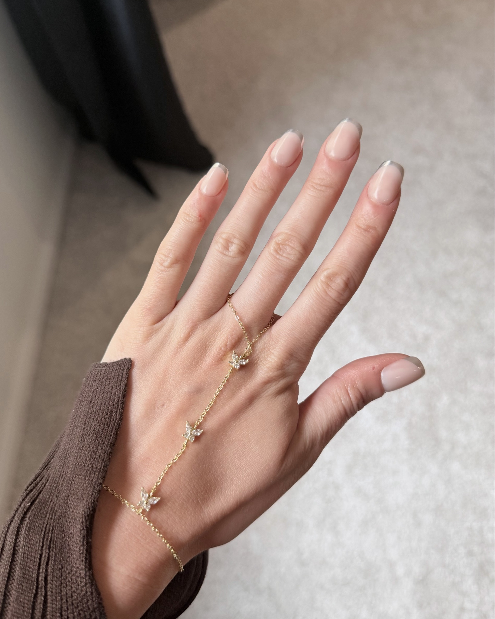 New press-on set & a hand chain go together real bad 🦋 💅🏼💕

#LTKMothersDay #LTKootd #LTKBeauty