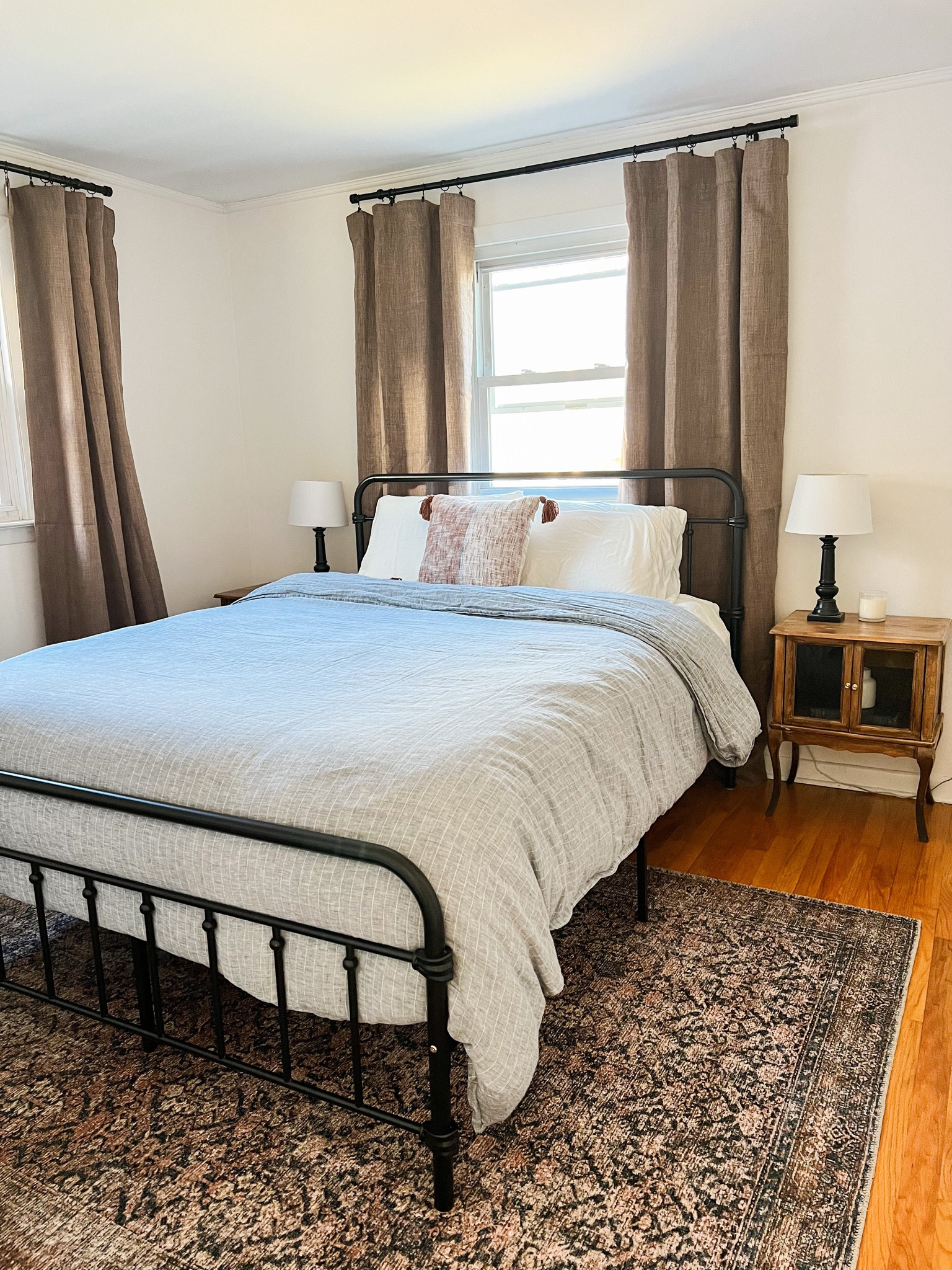 Guest room links! We redid our guest room before having company and I love how it turned out! A new rug, nightstands, and curtains made a huge difference! 

#LTKhome