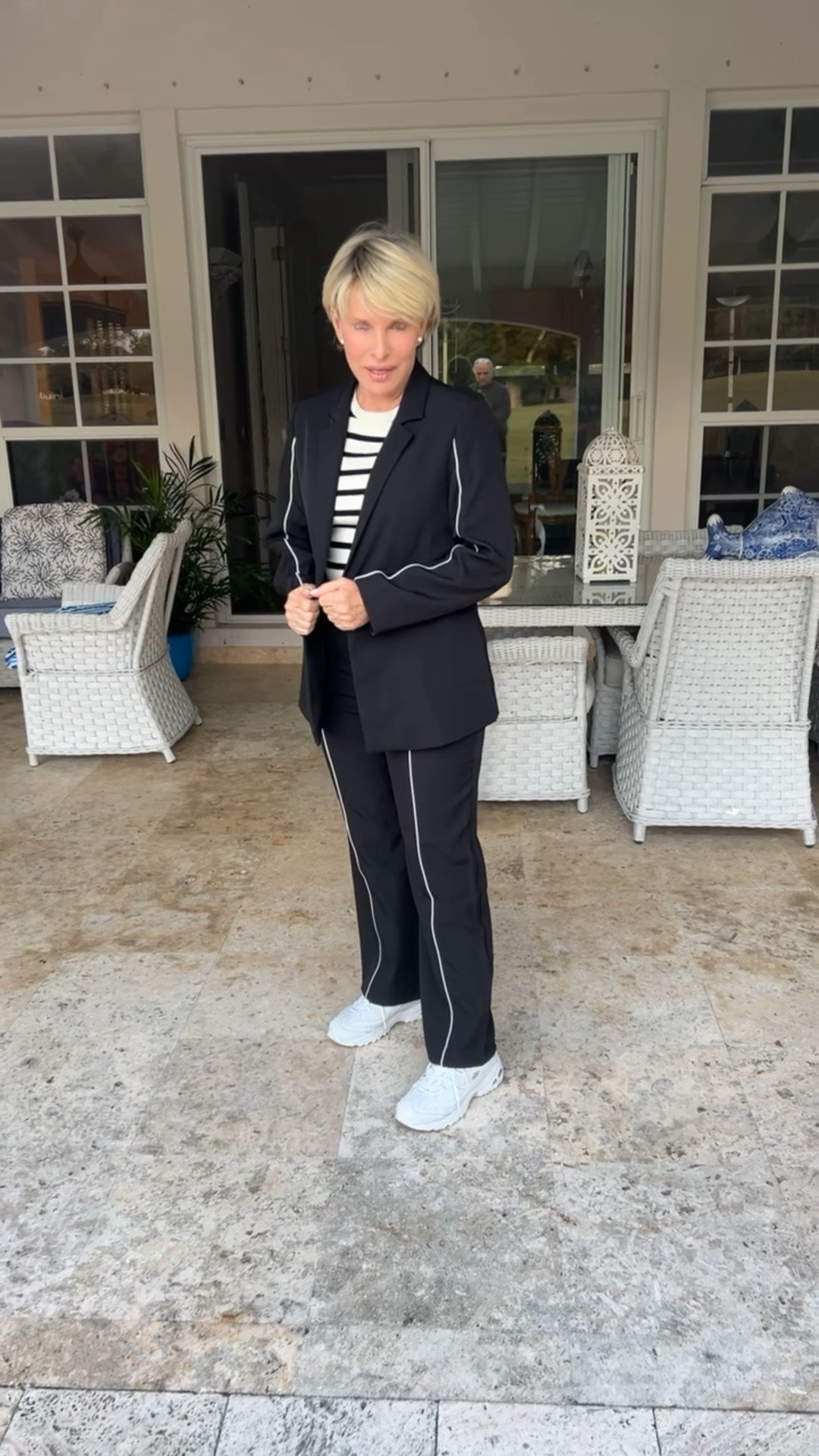 
Trendy Blazer Set: This Sophisticated Ensemble Features an Oversized Jacket with a Flattering Open Front Design and Long Sleeves, Perfectly Paired with Wide-Leg Work Pants. Great for travel! ✈️ 

#LTKTravel #LTKActive #LTKHoliday