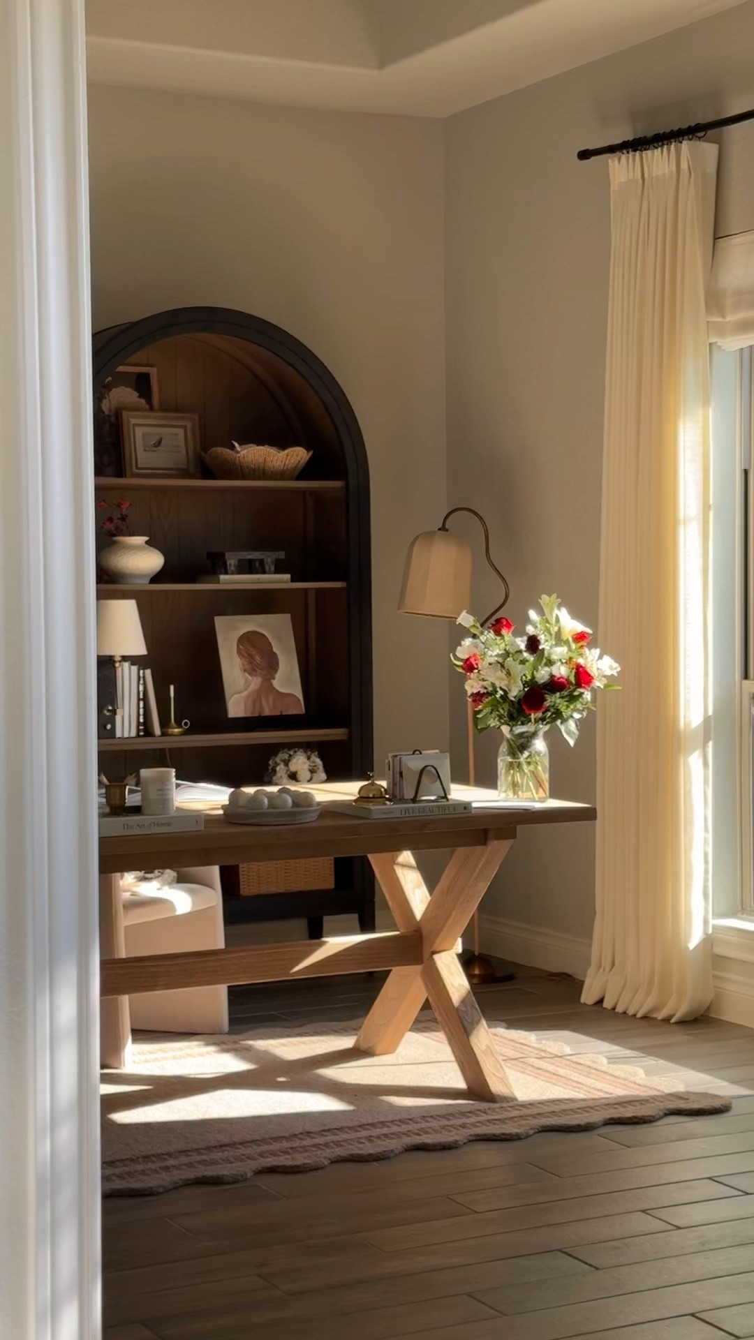 Early morning glow in the office ✨☀️ 

#LTKfitnessgoals #LTKHome #LTKSeasonal