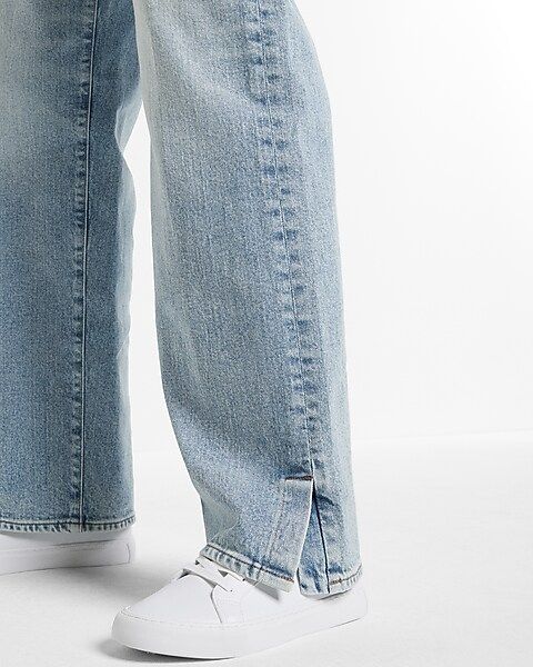 Low Rise Light Wash Split Hem Baggy Straight Jeans | Express