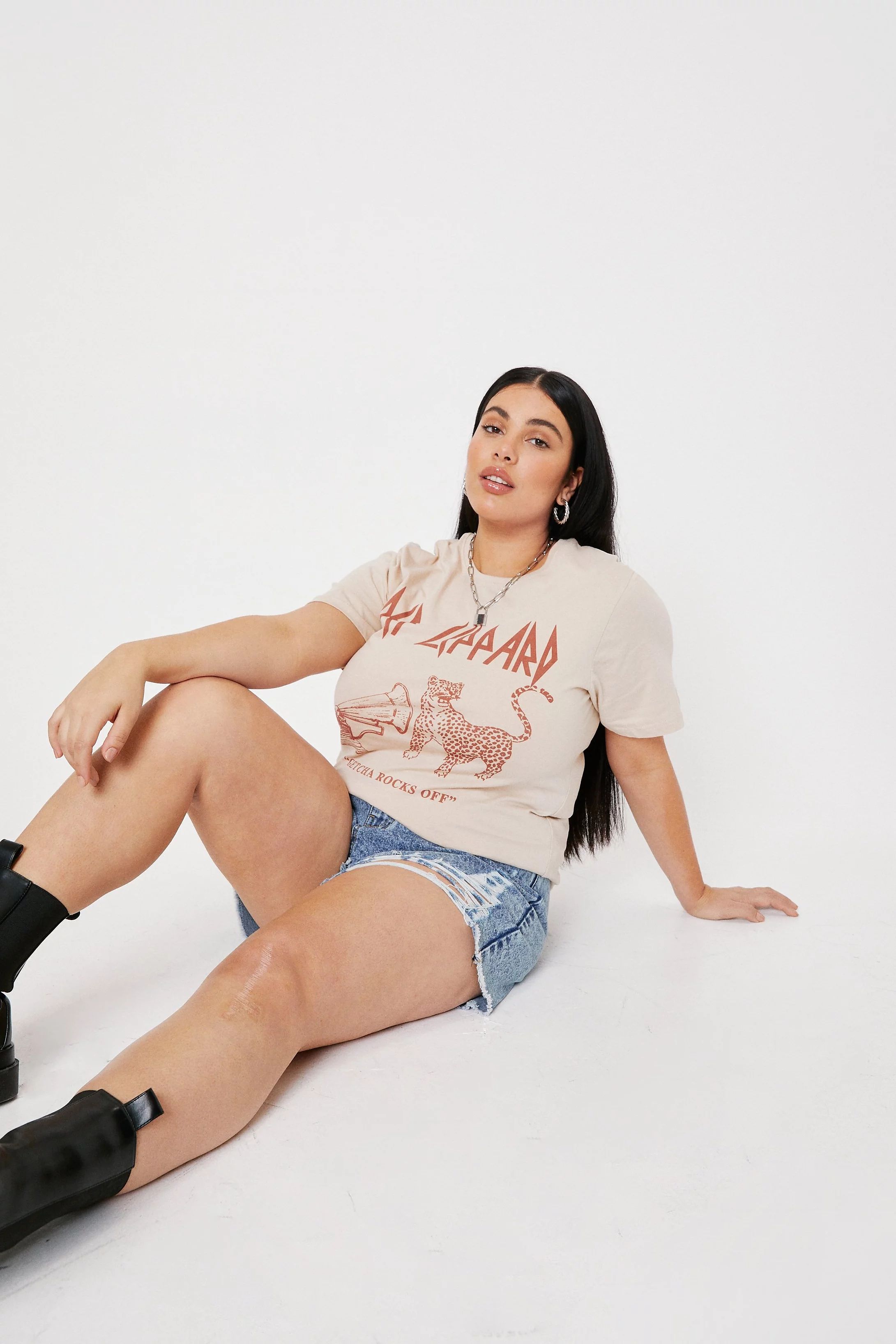 Plus Size Def Leppard Graphic Band T-Shirt | Nasty Gal (US)