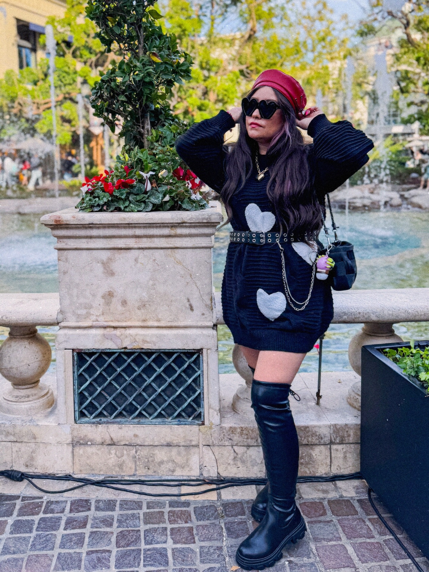 FEBRUARY please be sweet and only hurt a little. 😈💘⛓️🖤🪽🥀⚰️🦇 🏹VALLOWEEN IS IN FULL EFFECT. 
How do you feel about this holiday? It’s my second fav.😏
..
this is from @thegrovela when I went to watch @hearteyesmovie 😍🔪🏹which I absolutely loved and I think it did not get the hype it deserved. 
..
..🖤heart glasses @foxbloodshop 
..🖤 purse @shopharveys 
#valloween #bloodyvalentine #halloweenblogger #spookygirlsdoitbetter #altstylebabes