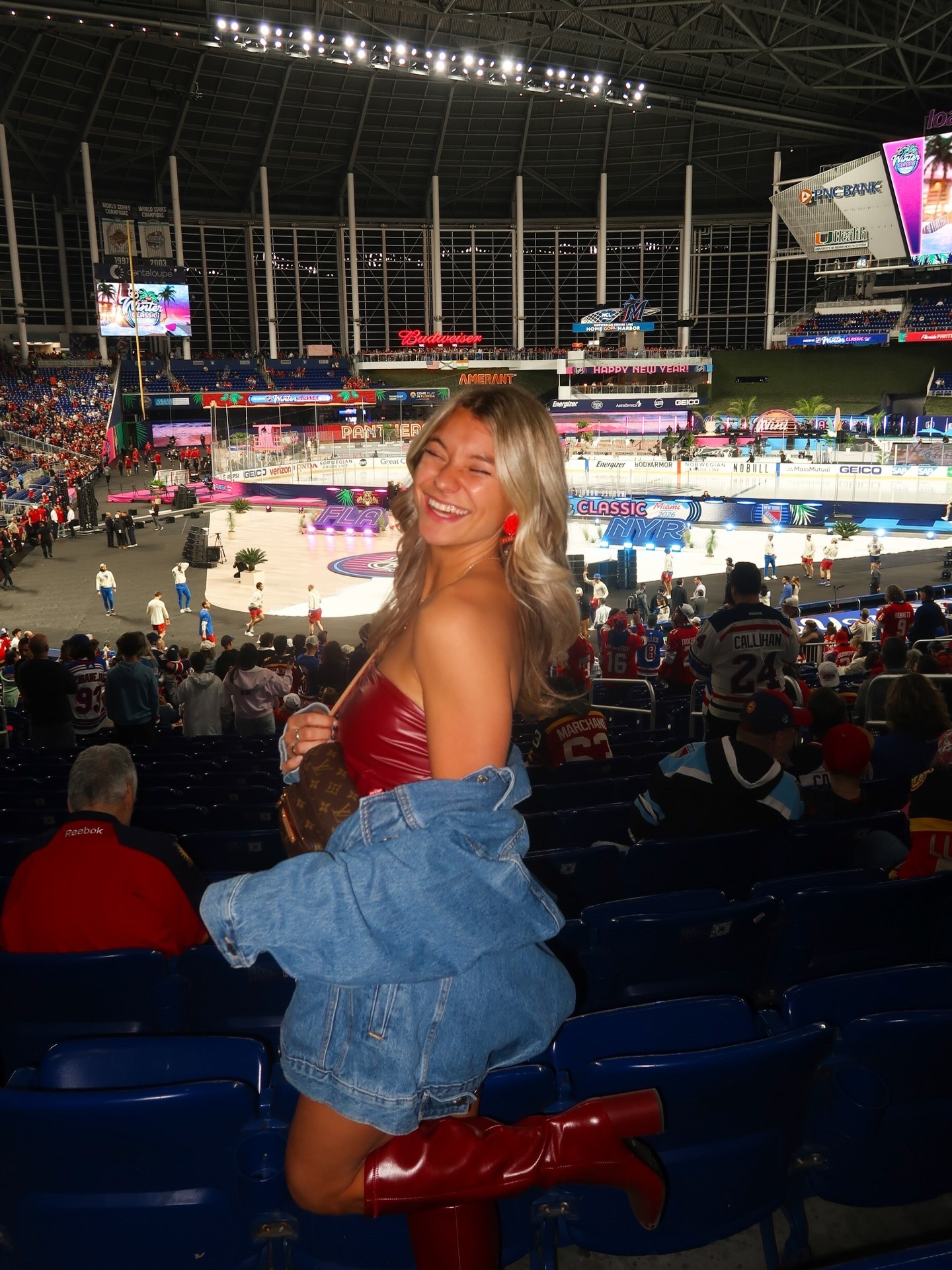 cheered on our @flapanthers at the Winter Classic last night! ❄️💘This outdoor hockey game was one for the books! we may not have won, but we had the most fun! 🏒⭐️🤸🏼‍♀️🥅🫶