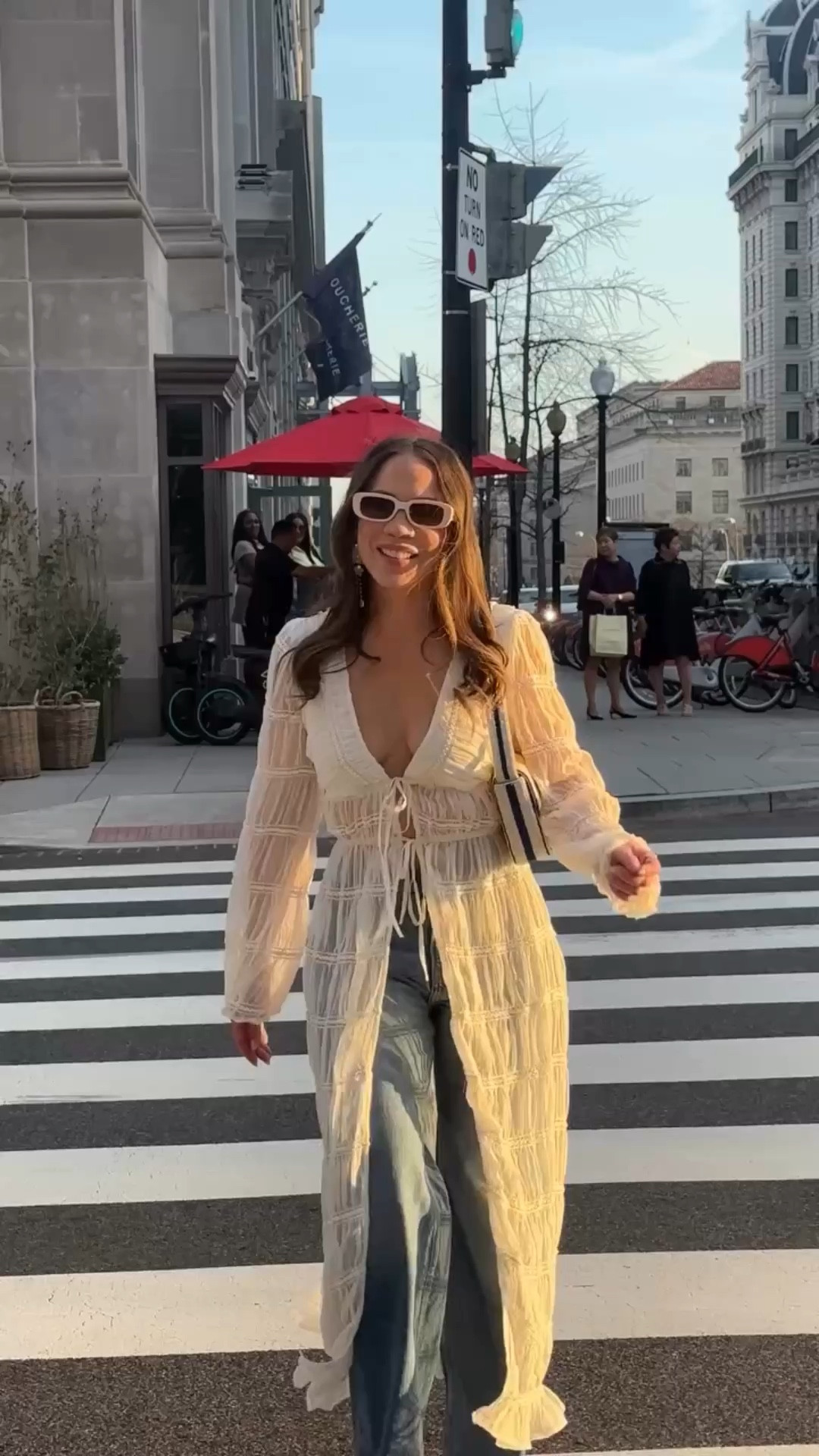 Golden hour in the city #easyoutfit #casualchicstyle

#LTKootd #LTKFestival #LTKgrwm