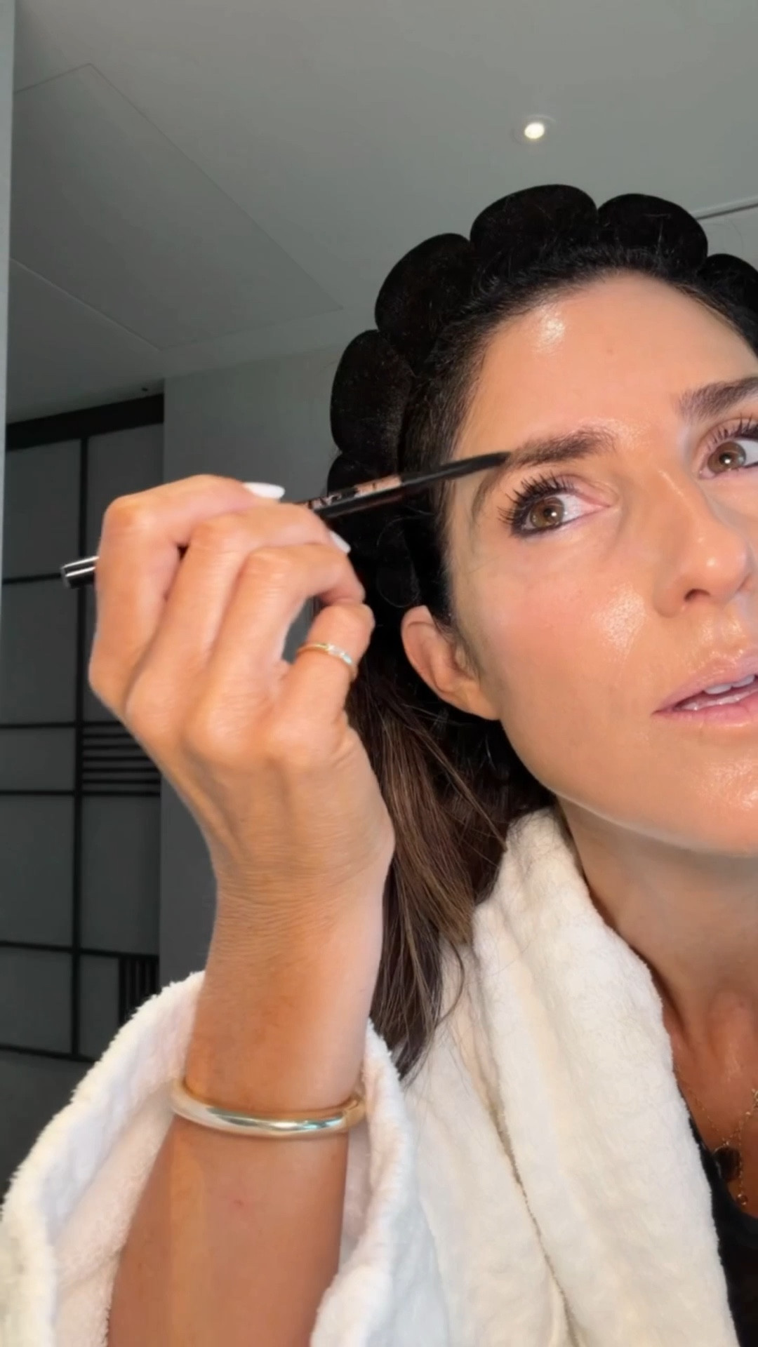 Good morning from Tokyo Japan! Wanted to get ready with you this morning and share a couple of my favorite products 
Foundation:neutral tan 
Concealer: 3.5
  #stylinbyaylin #aylin #beauty 

#LTKBeauty #LTKgrwm #LTKselfcare