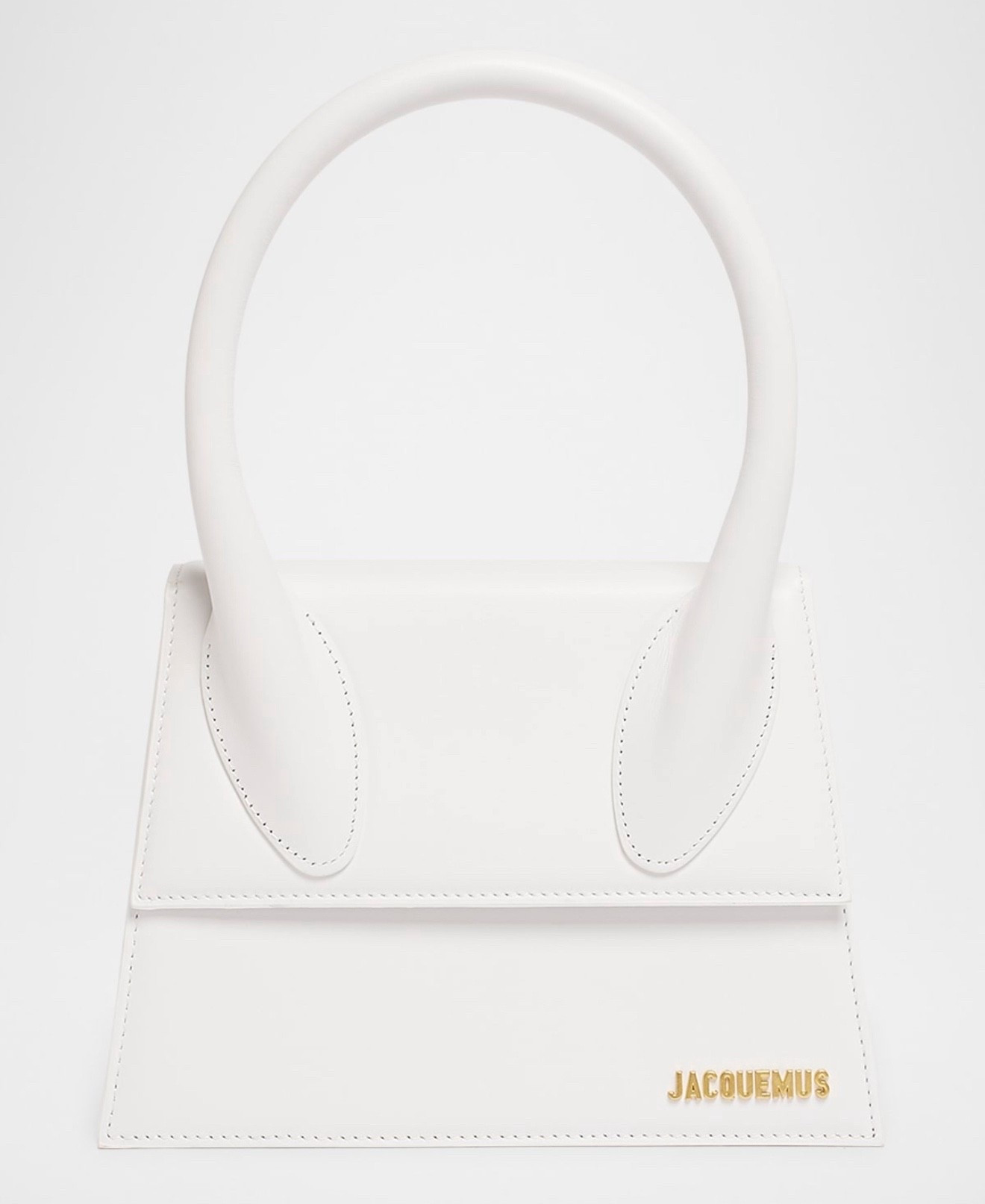 Jacquemus
Le Chiquito Moyen Top-Handle Bag 70% off!!!! If you are registered 