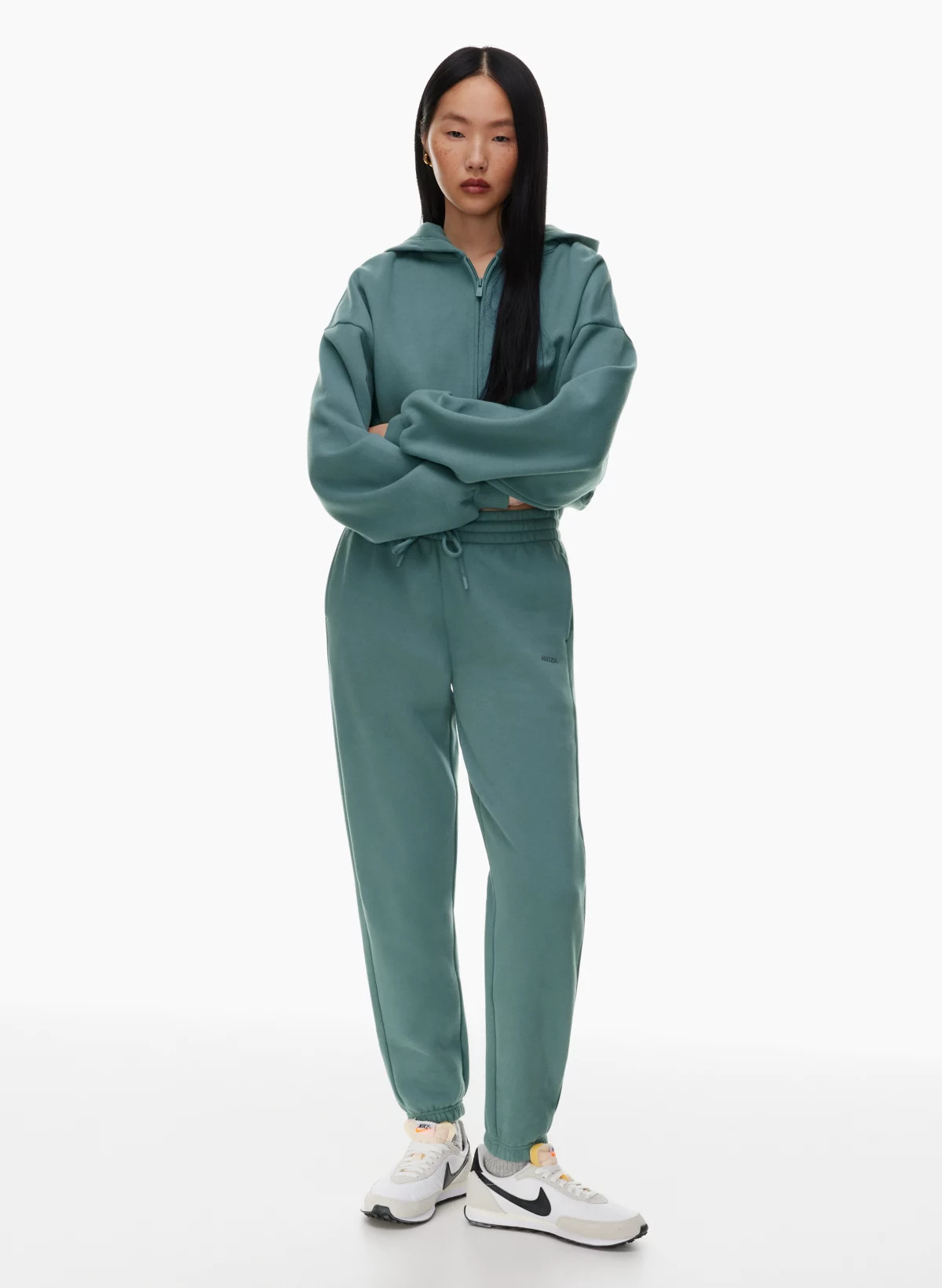 COZY FLEECE MEGA CROPPED ZIP HOODIE | Aritzia