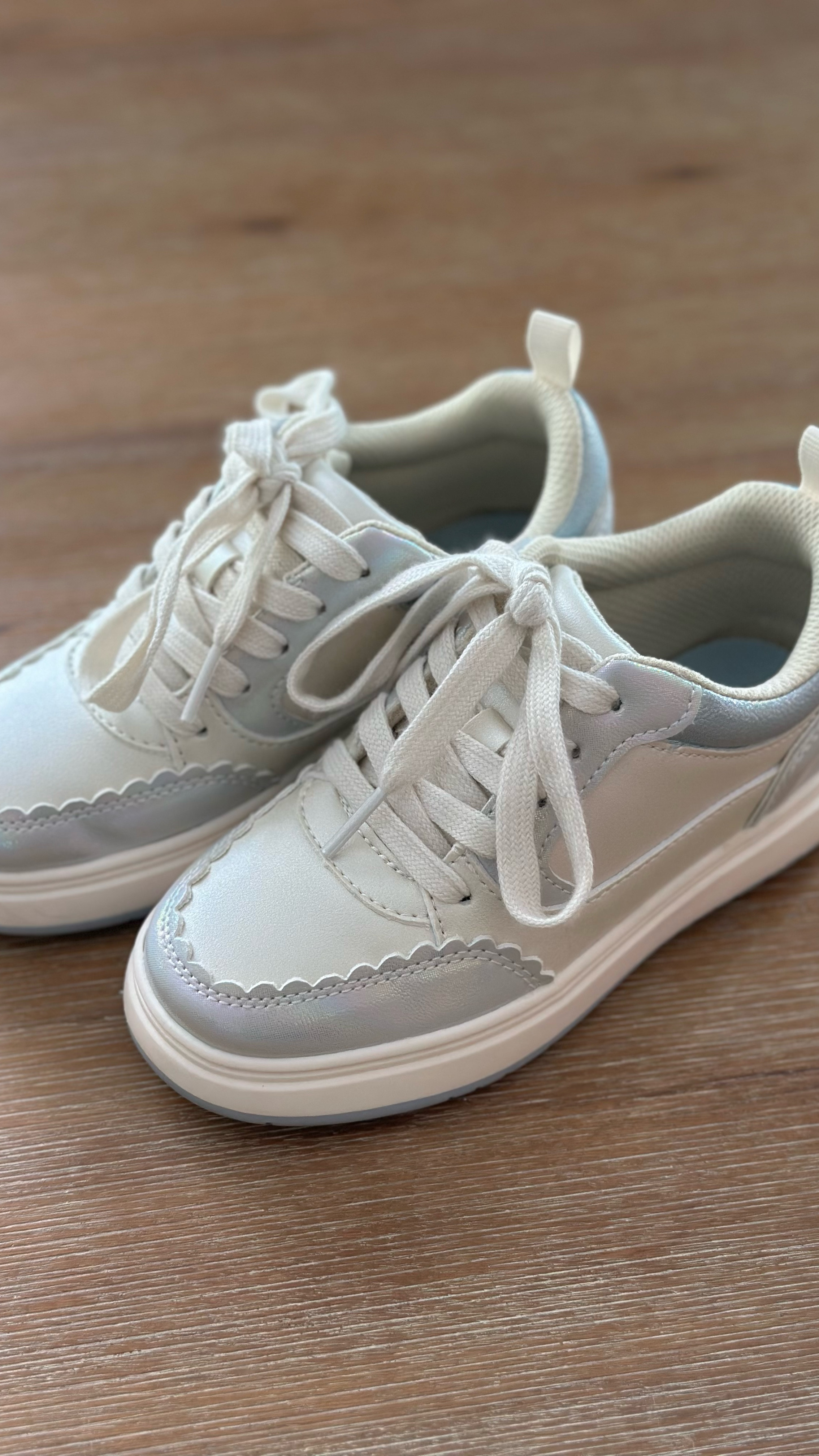 These little girl sneakers are too cute!!!! 🩶
#oldnavy #shoes #kids #kidsshoes #girlsshoes #sneakers #cute #shiny #like #comment #save #share #follow 

#LTKShoeCrush #LTKKids #LTKFindsUnder50
