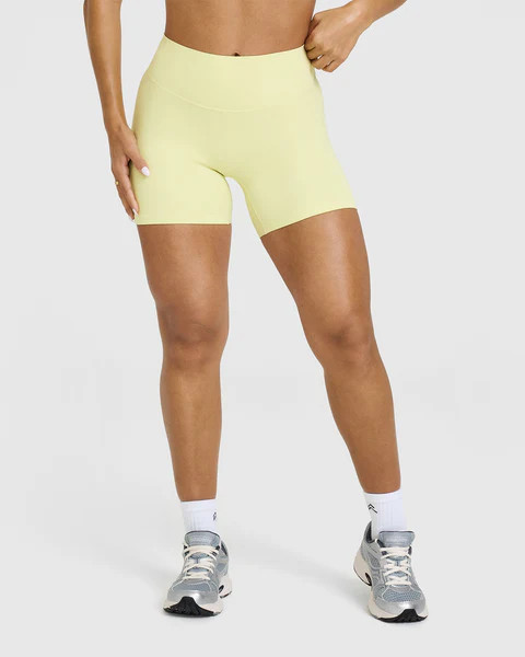 SoftMotion™ Shorts 6" 
 Pastel Yellow | Oner Active (UK / US)