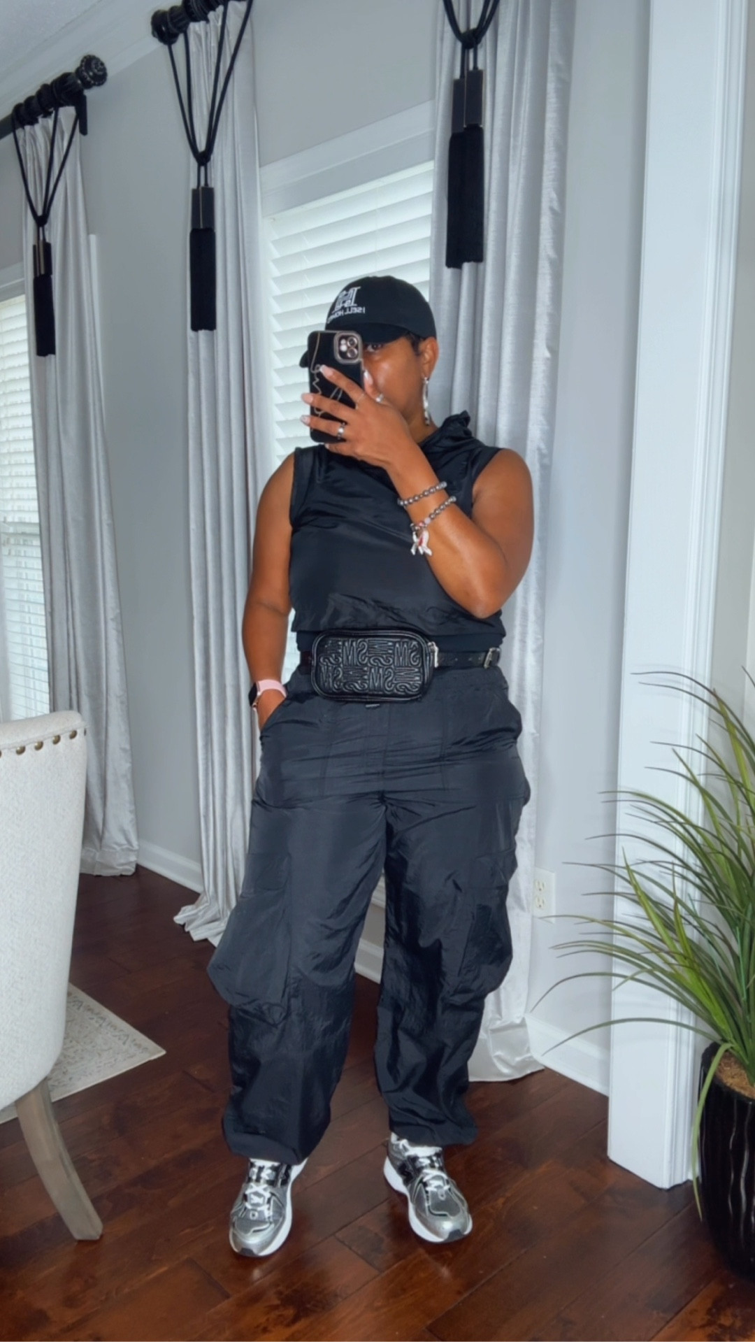 Sweats, crop tee, tennis — comfy fit for these real estate streets.

#LTKStyleTip #LTKU #LTKActive