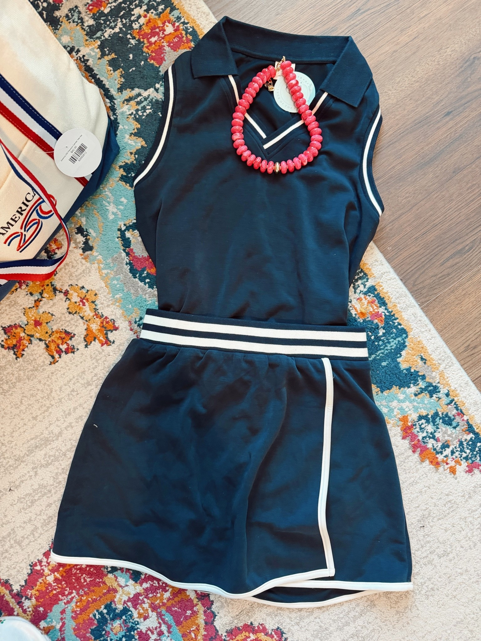 The cutest skort and matching top will have you perfect for memorial day, all of your favorite summer activities, or even Fourth of July July you can add a cute scarf or maybe even some fun jewelry. Size small. @Clover + Bee