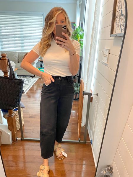 Obsessed with these jeans. I love the length on me. I’m 5’2 so will be more cropped if taller 
Denim size 2 
Top size small
Shoes true size 8 

#LTKunder50 #LTKsalealert #LTKstyletip