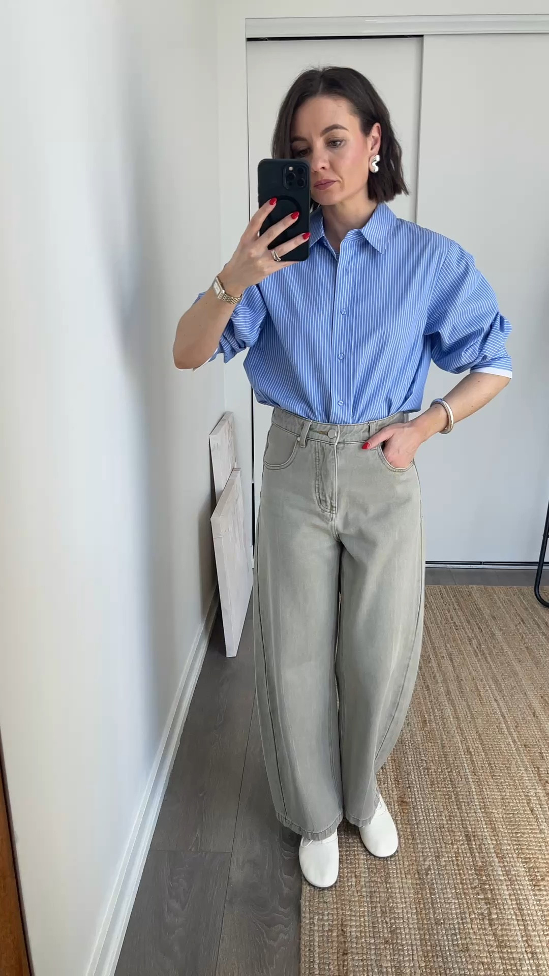 My secret weapon in Spring has to be a blue shirt!

Jeans - XS Petite (use FORSANSHA)



#LTKSeasonal #LTKstorytime #LTKootd