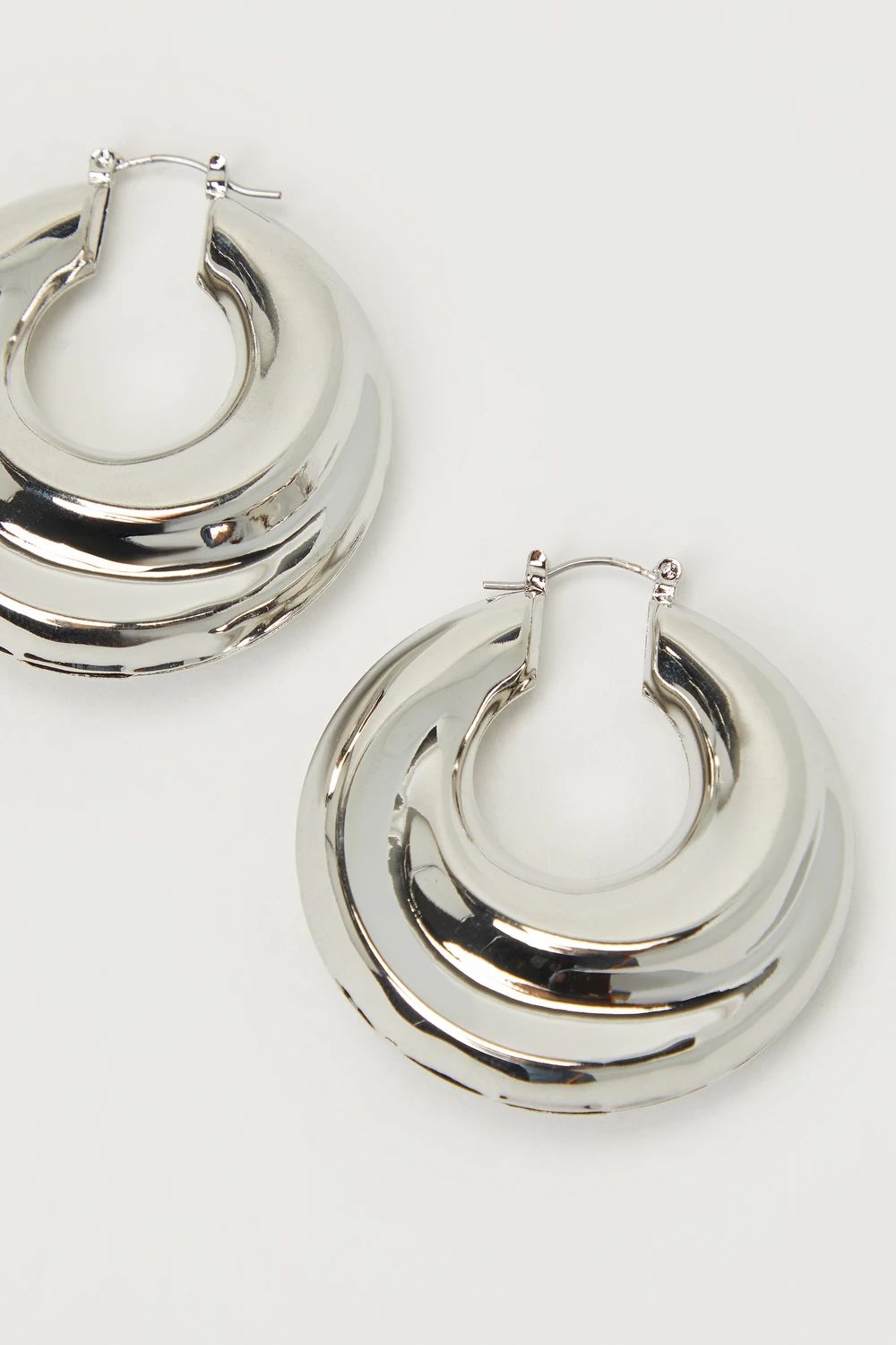 Virginia Silver Chunky Hoop Earrings | Lulus