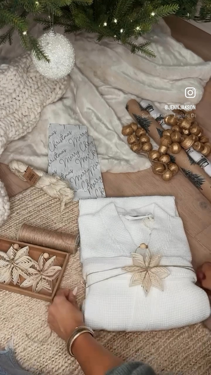 Use code JENN30 for 30% off 

#LTKGiftGuide #LTKCyberWeek #LTKHoliday