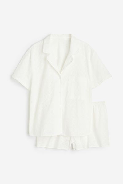 Pyjama mit Broderie Anglaise | H&M (DE, AT, CH, NL, FI)