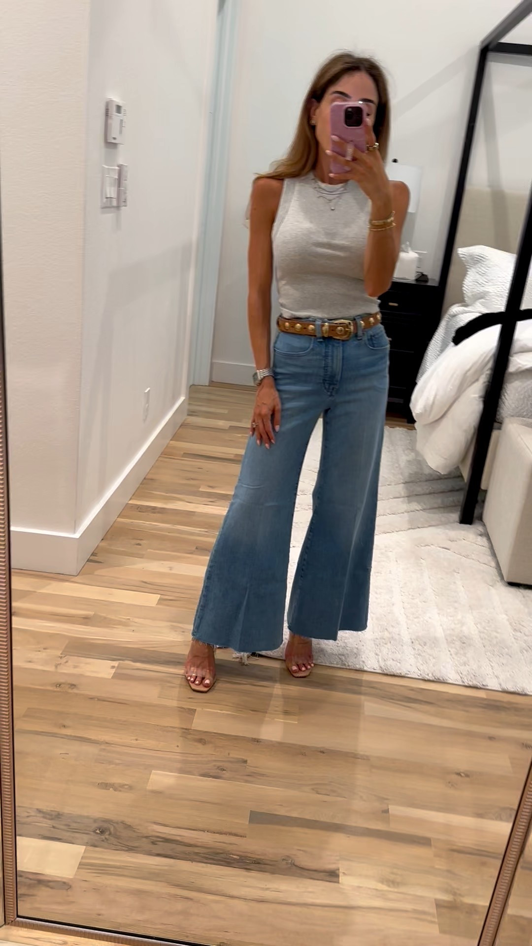 Super stretchy jeans with raw hem size 23 wearing regular length but petite would fit shorter 

#LTKPetite #LTKFindsUnder100 #LTKFindsUnder50