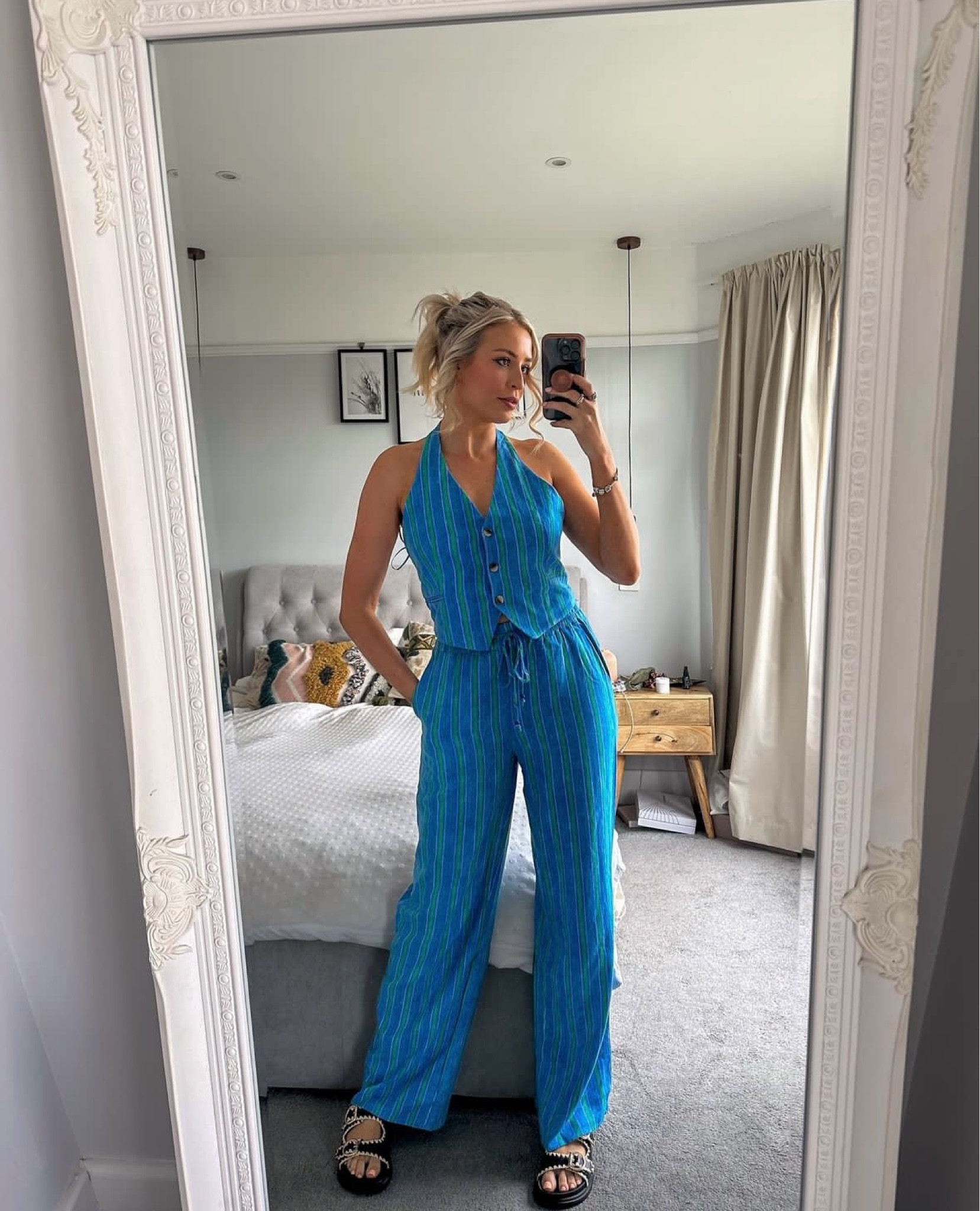 Fave set is fully stocked again! 

Stripe set, waistcoat, waistcoat set, stripe trousers, summer outfit, casual outfit 