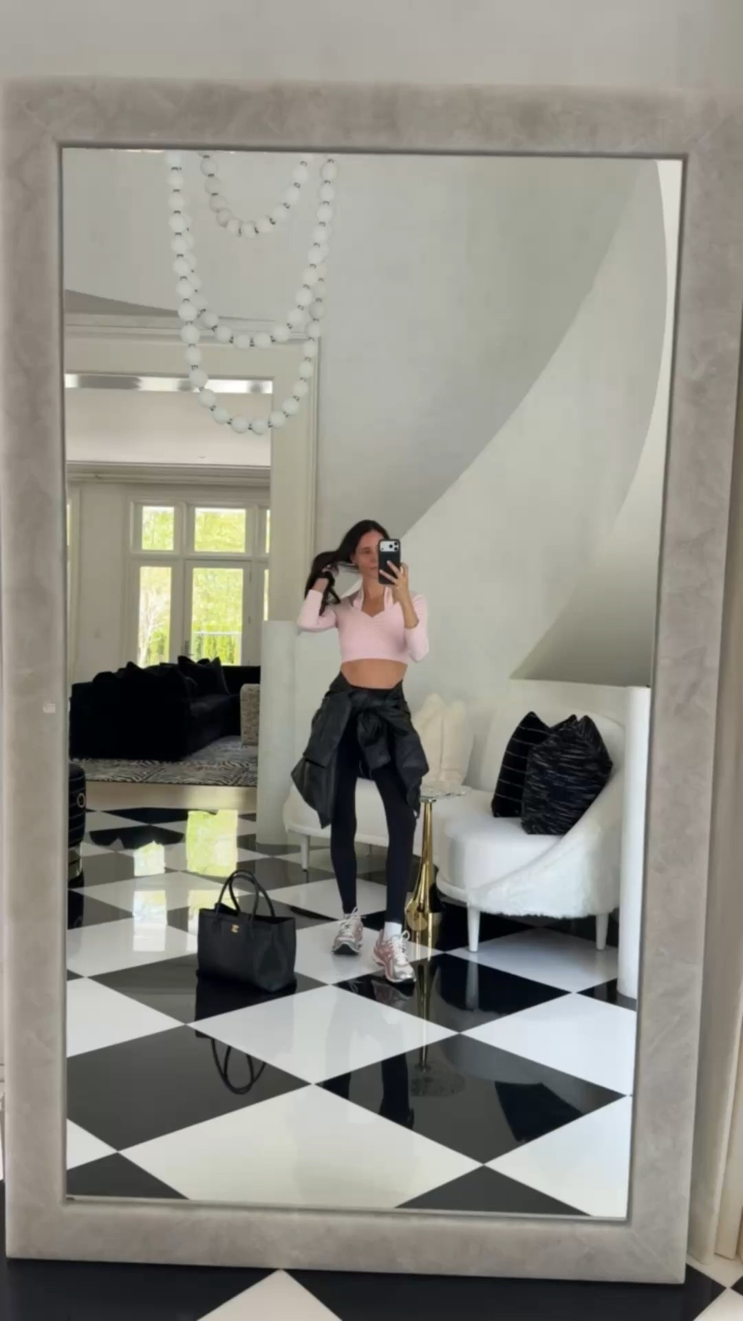 Gym timeeee 🩷💪🏻👟

#LTKootd #LTKmomlife #LTKfitnessgoals