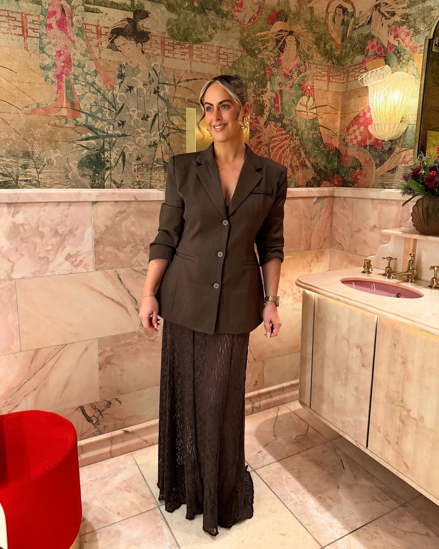 Chapter: let’s not talk about it 🎂✨

Blazer - size 12
Skirt - size 10

Birthday outfit, dinner outfit, chocolate brown, lace skirt, blazer outfit 

#LTKfestive #LTKdatenight #LTKstyletip