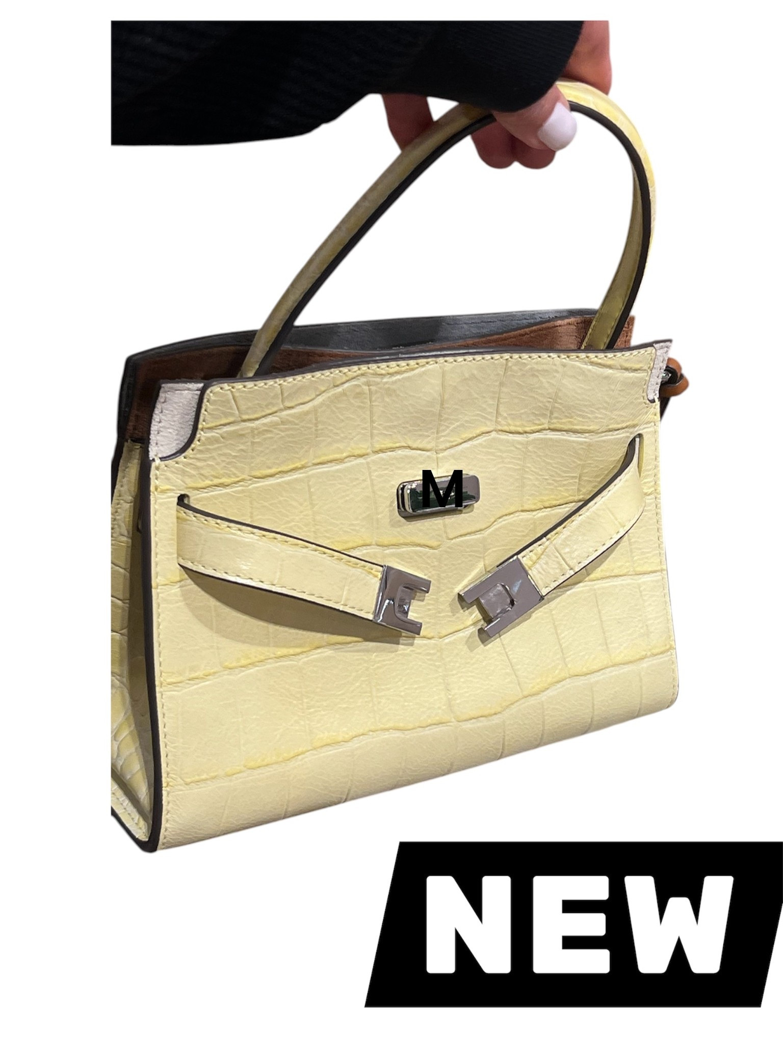 
Sold out for a reason 💛
This viral Tory Burch bag is everything—structured, luxe, and the perfect pop of soft yellow. If you see it restock… don’t think twice.

#LTKStyle #ToryBurch #LTKItBag