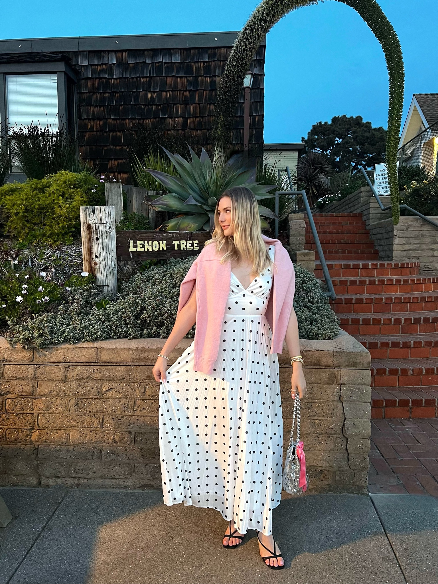 Date night dress 

#LTKFindsUnder100 #LTKFindsUnder50 #LTKStyleTip