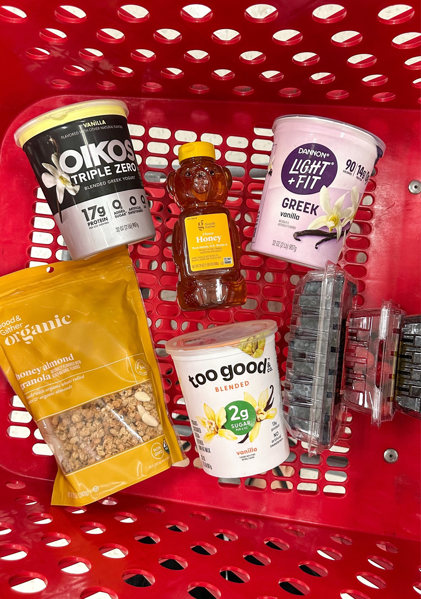 #ad I’ve been doing most of my grocery shopping at @Target lately! Rounding up a few of my favorites here that I use for an easy breakfast parfait 🫐✨

#targetpartner #targetfinds @oikos @toogoodandco @lightandfit