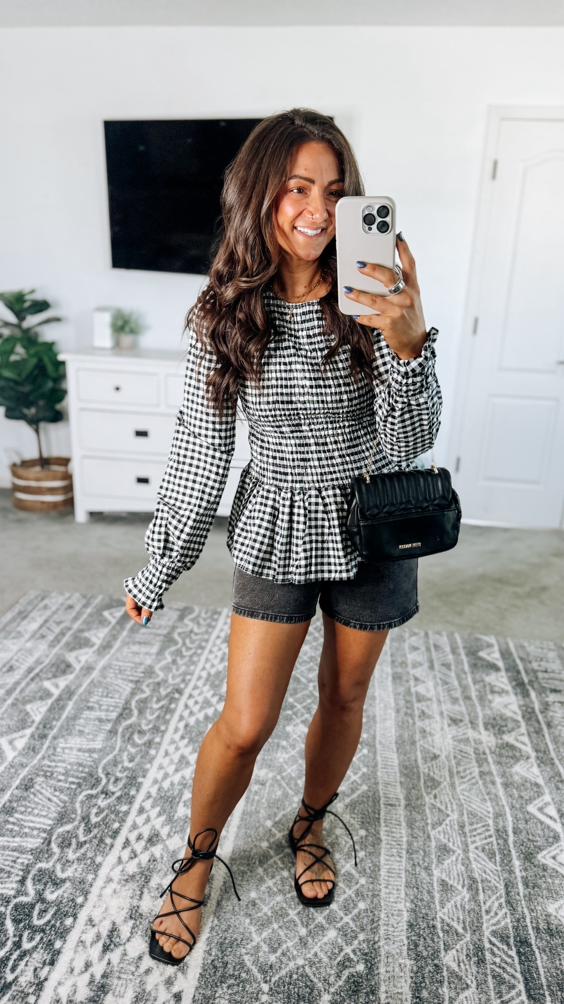 Amazon & Walmart for the win! In my true size in all. These shorts look just like the expensive A&F option, but they’re only $17! 

#LTKSeasonal #LTKPetite #LTKootd