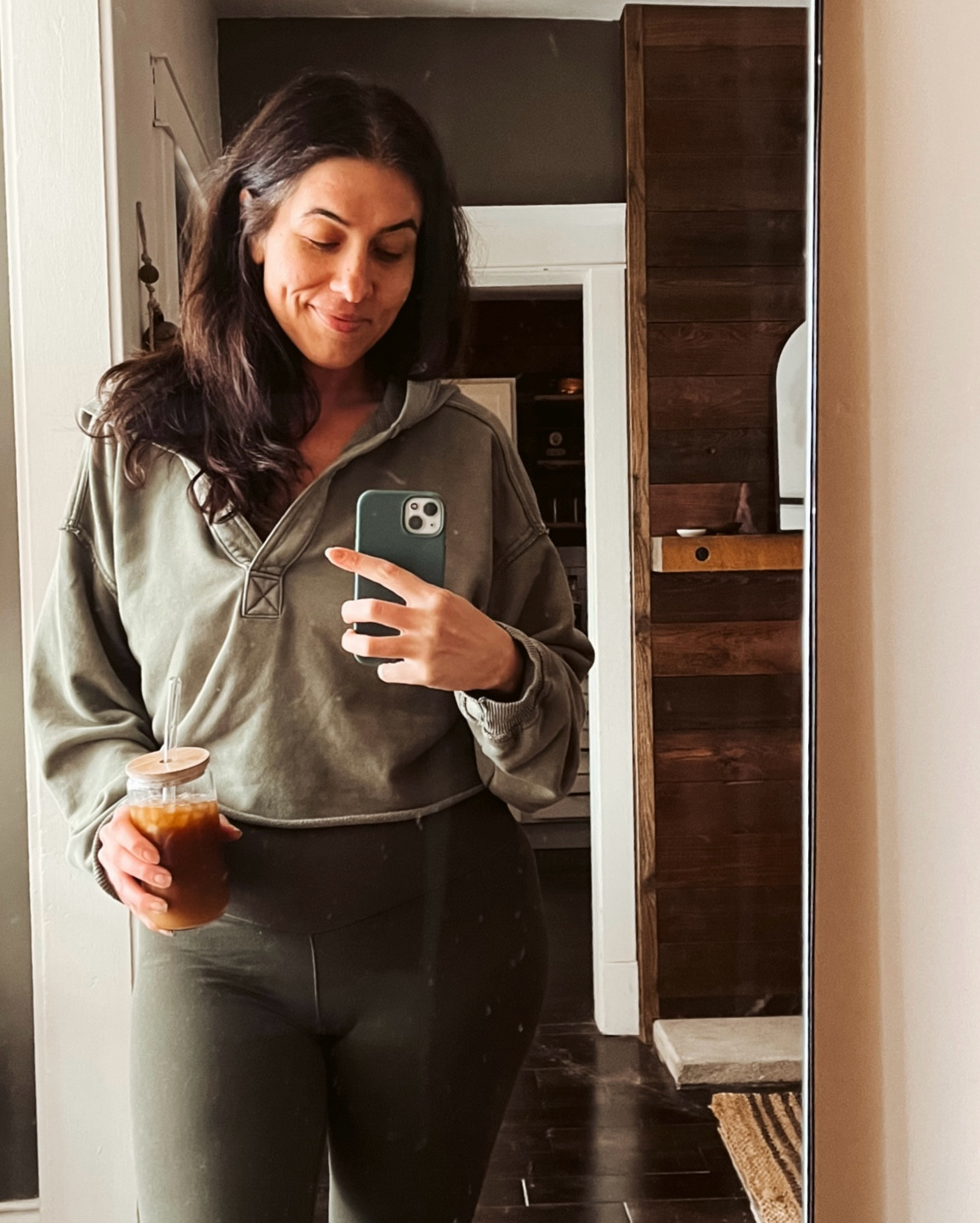 My favorite kind of work from home day 

Leggings and sweatshirt ☑️ no makeup ☑️ iced coffee in hand ☑️

Forever living in my aerie leggings and aerie sweatshirt AND they’re all 40% off today!

Sharing these and some of my fave aerie items below 👇🏼 

#LTKSaleAlert #LTKStyleTip #LTKActive