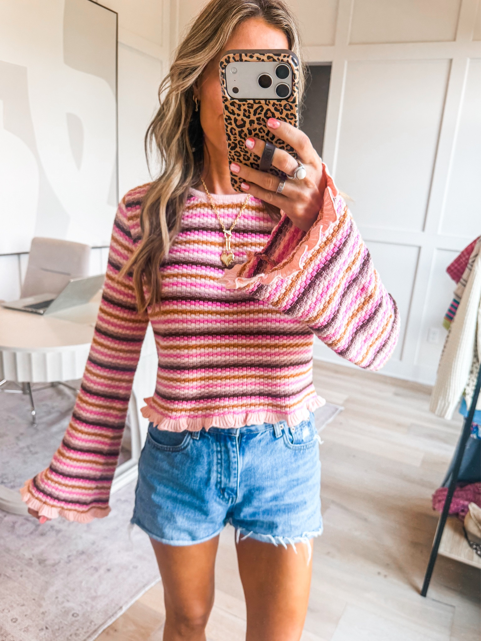 Loving these flare sleeves!

#LTKgrwm #LTKootd #LTKSeasonal