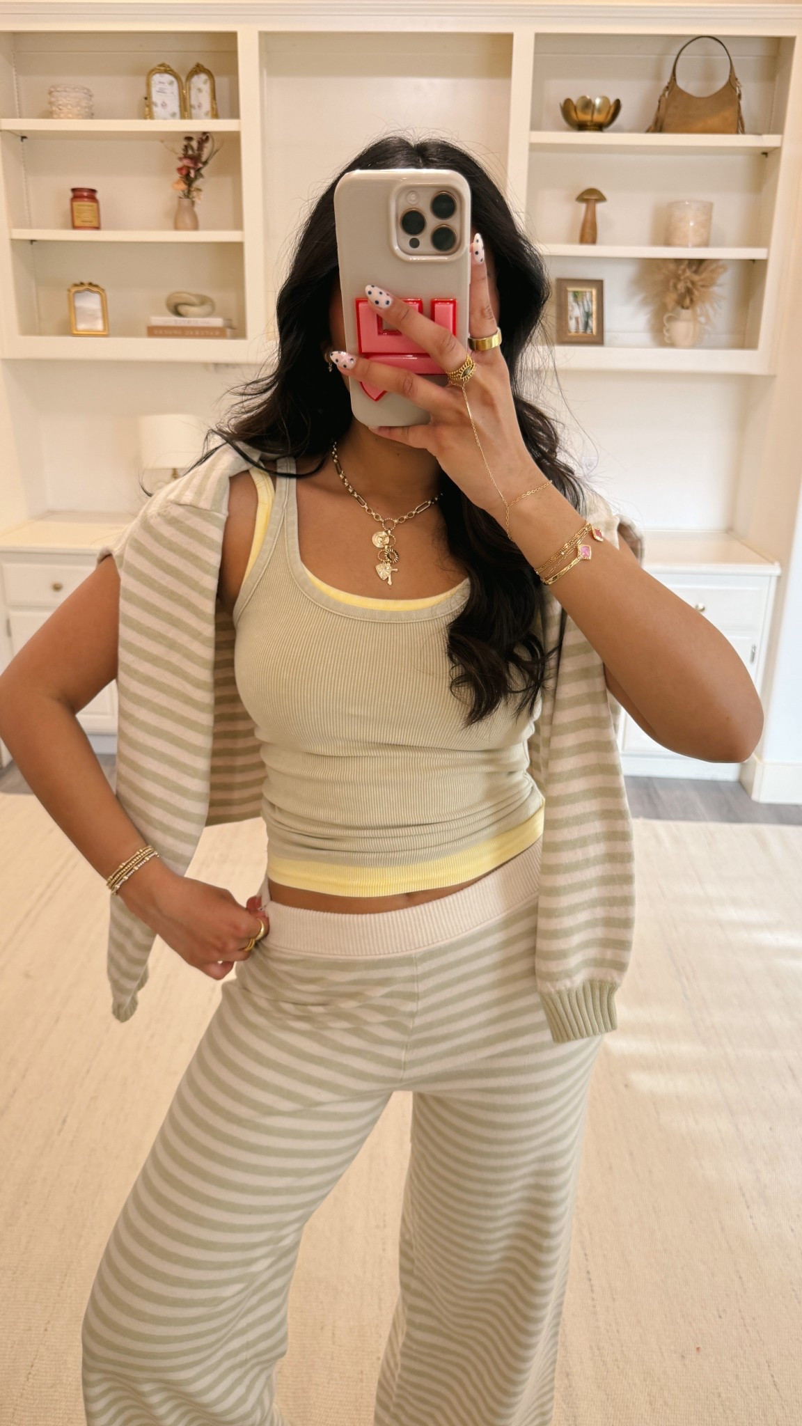 Been obsessed with layering my tanks for that 2000’s vibeee